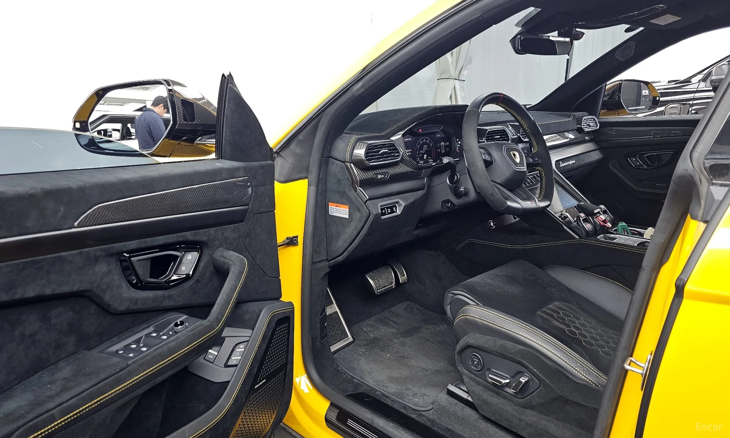 Lamborghini Urus превью 10