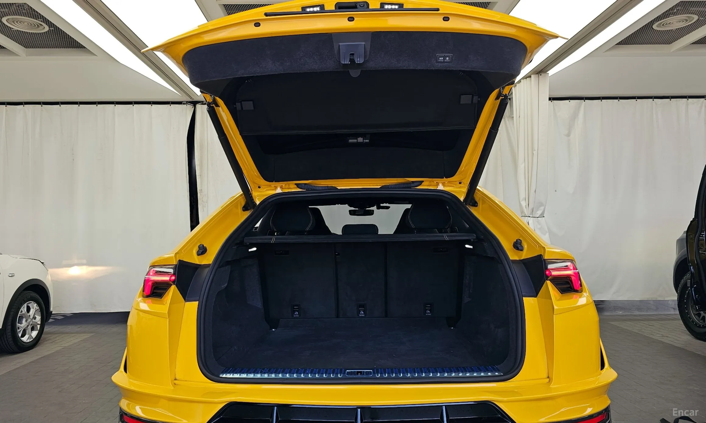 Lamborghini Urus превью 20