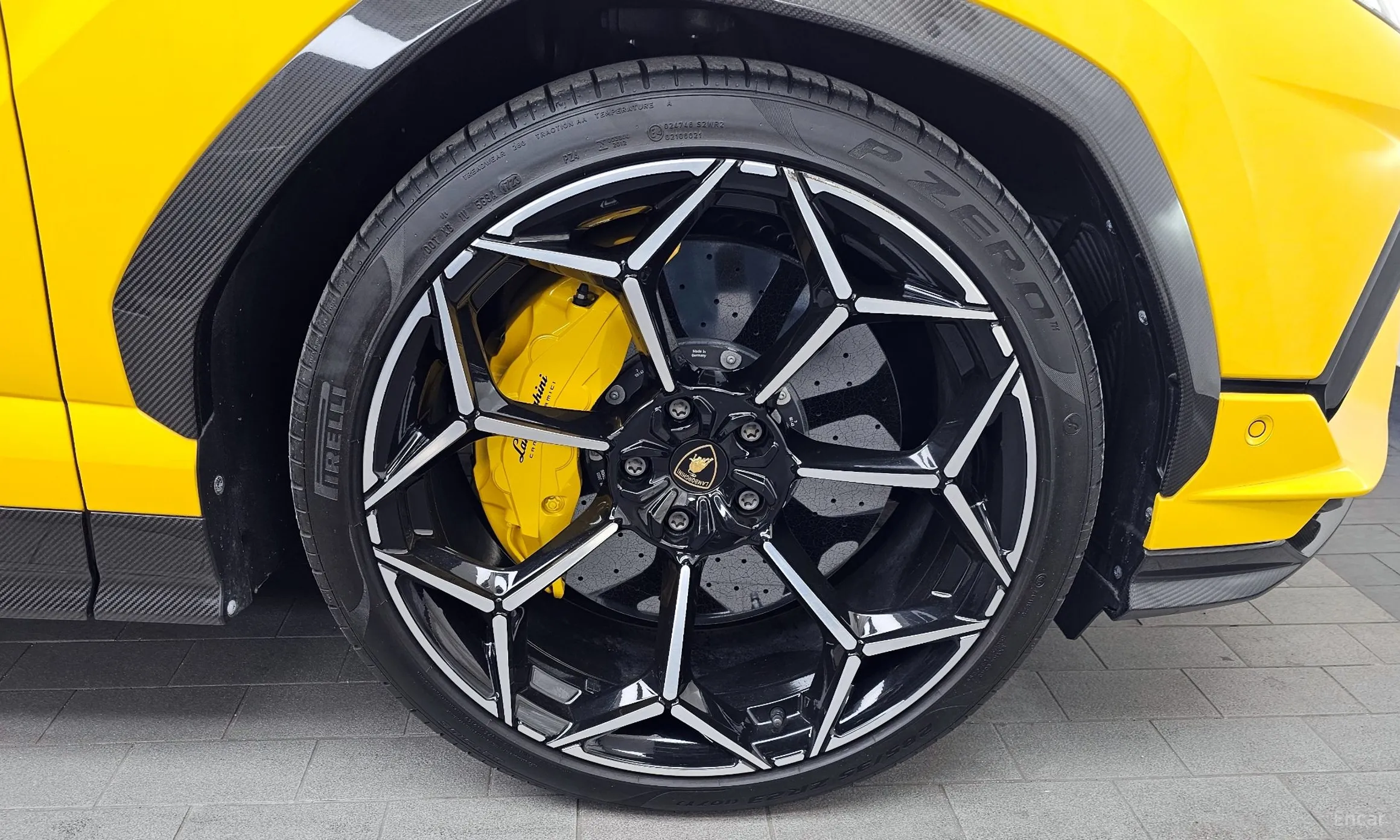 Lamborghini Urus превью 5
