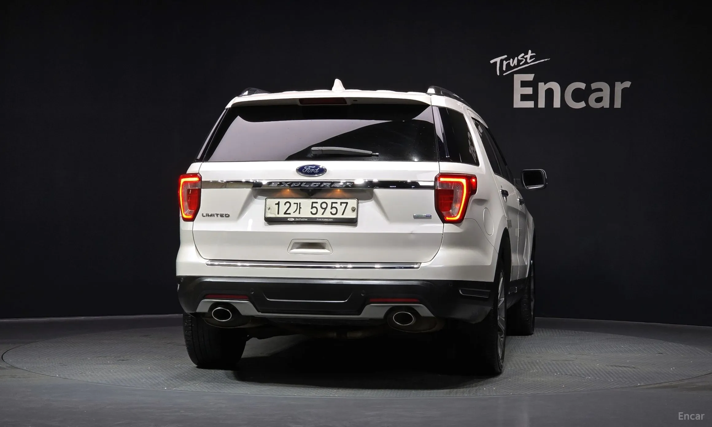 Ford Explorer превью 4