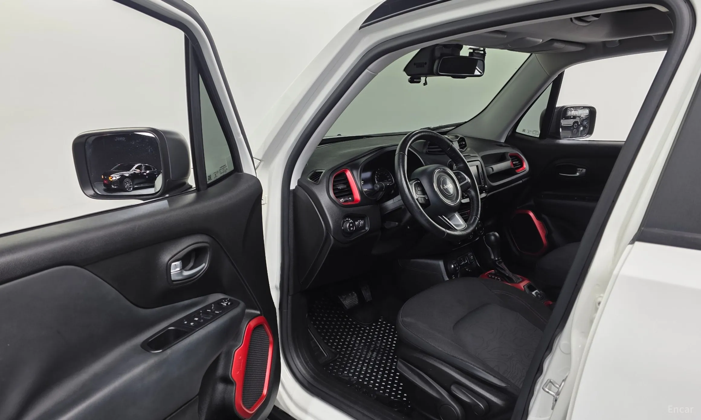 Jeep Renegade превью 10