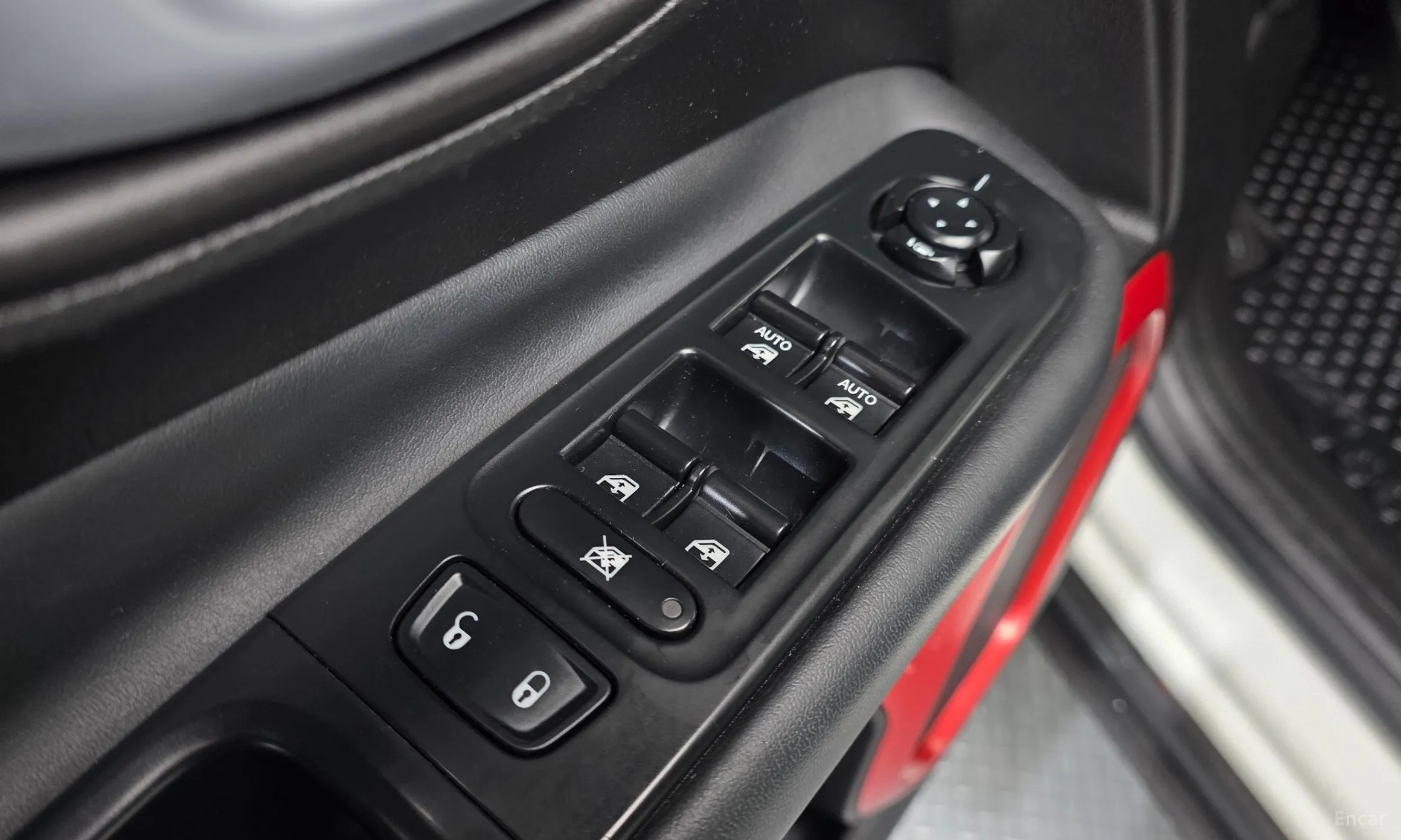 Jeep Renegade превью 14