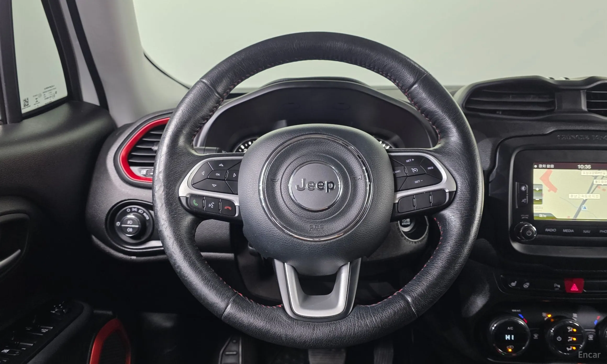 Jeep Renegade превью 16