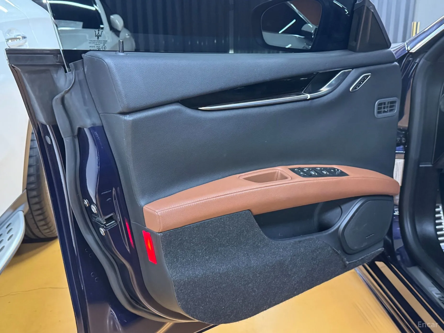Maserati Ghibli превью 13