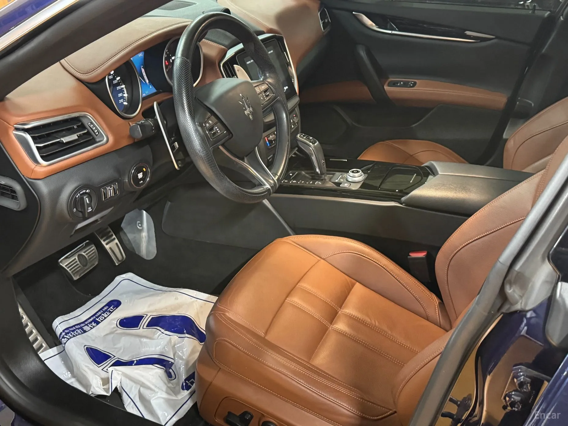 Maserati Ghibli превью 14