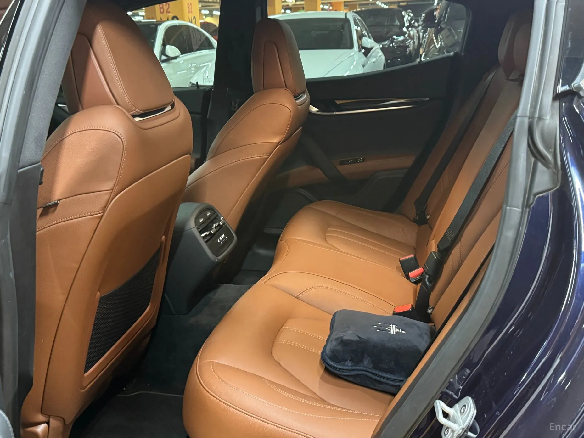 Maserati Ghibli превью 9