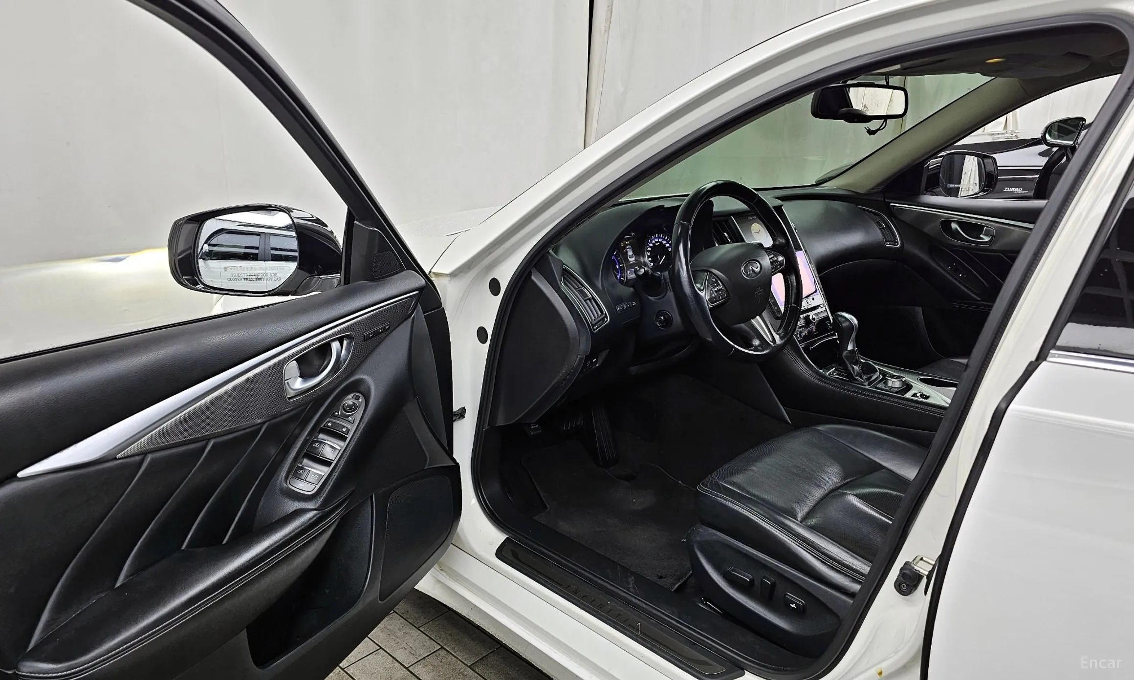 Infiniti Q50 превью 10