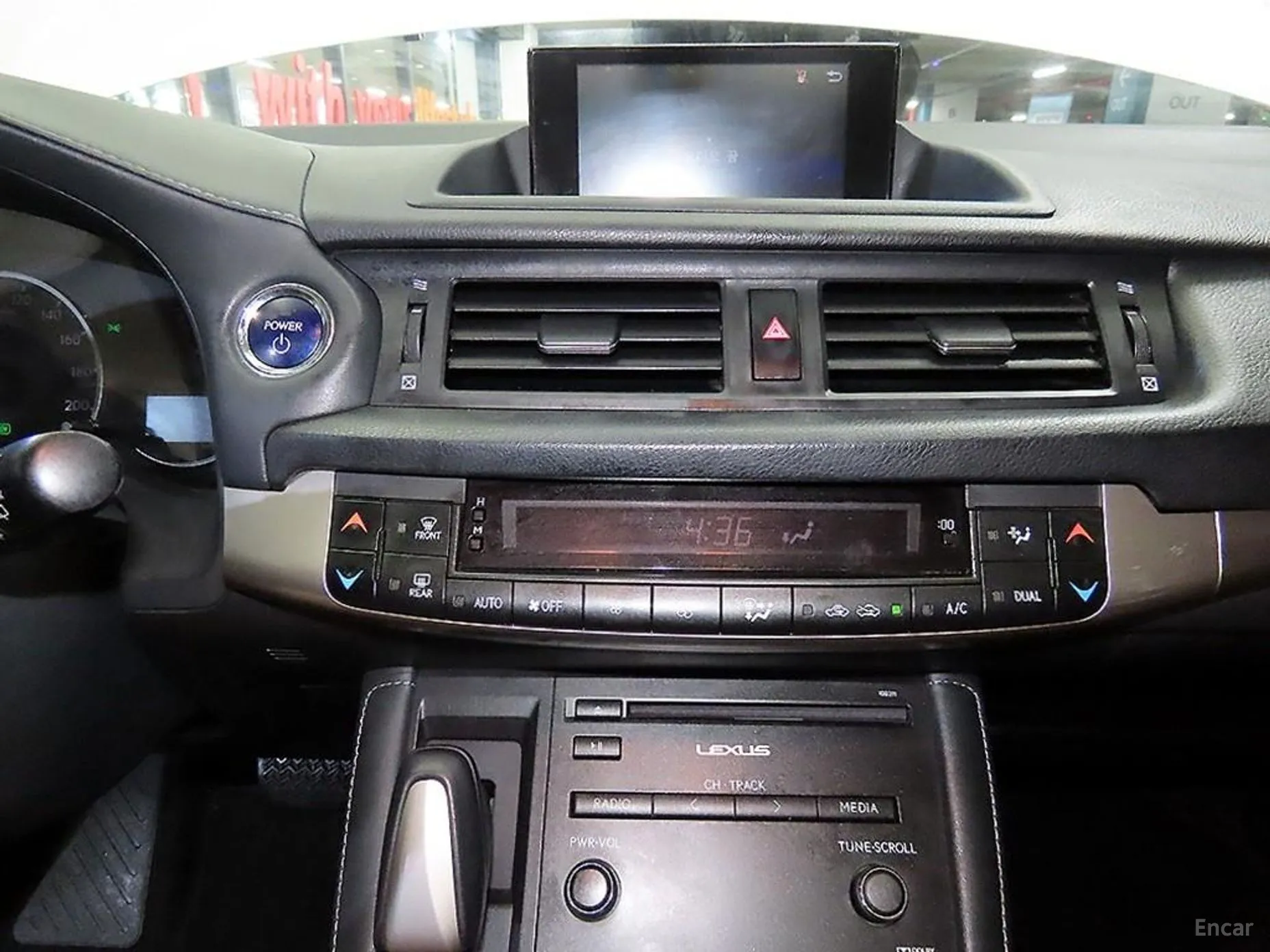 Lexus CT200h превью 11