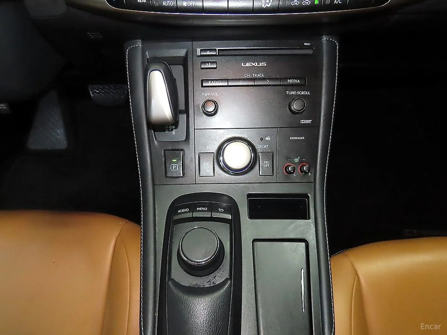 Lexus CT200h превью 12