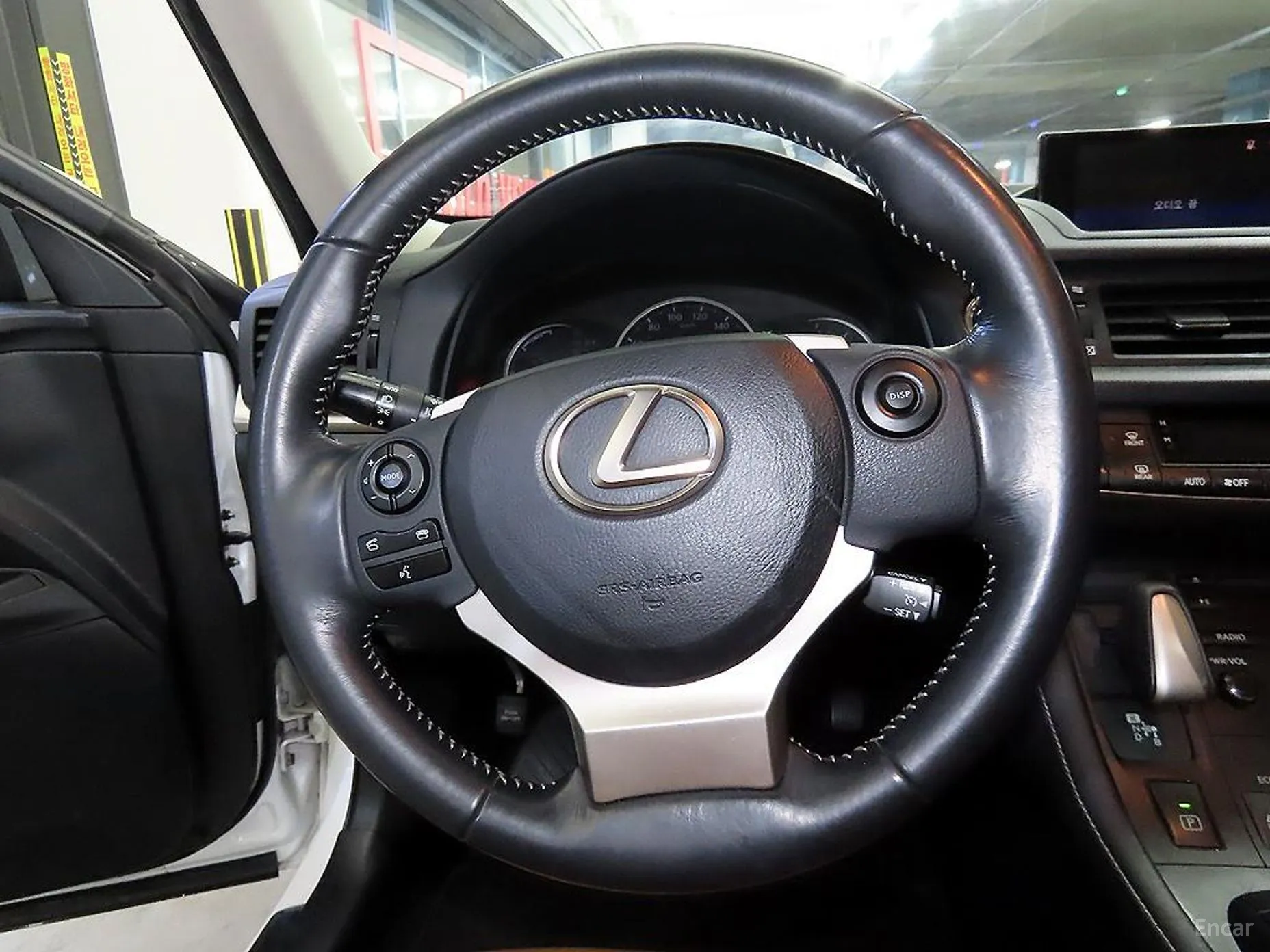 Lexus CT200h превью 6