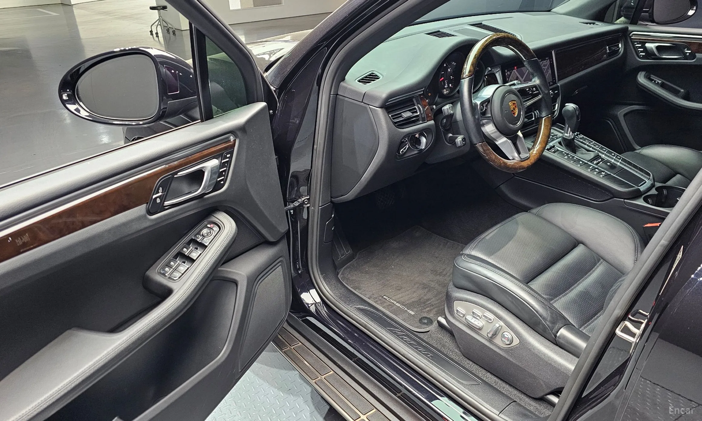 Porsche Macan превью 11