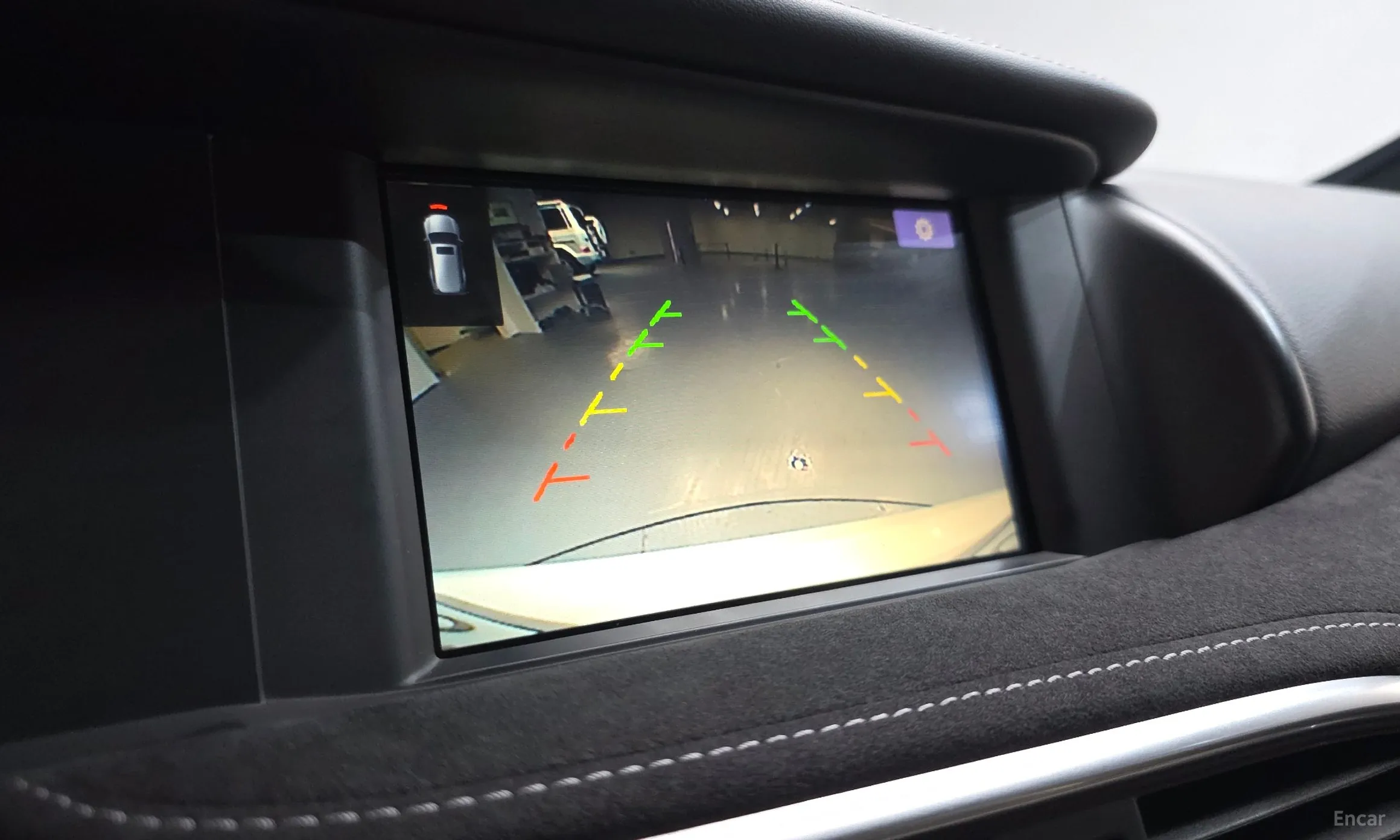 Infiniti Q30 превью 15
