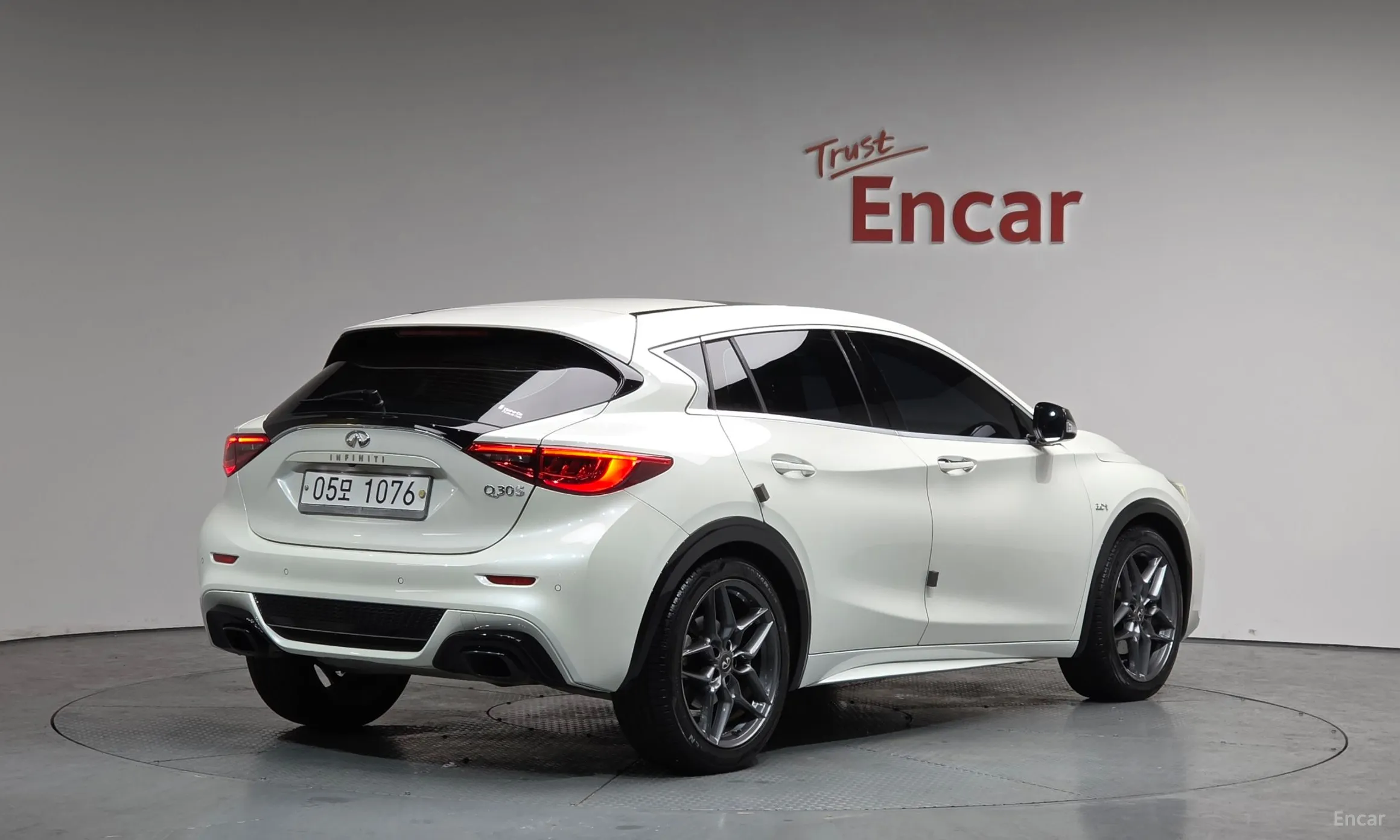 Infiniti Q30