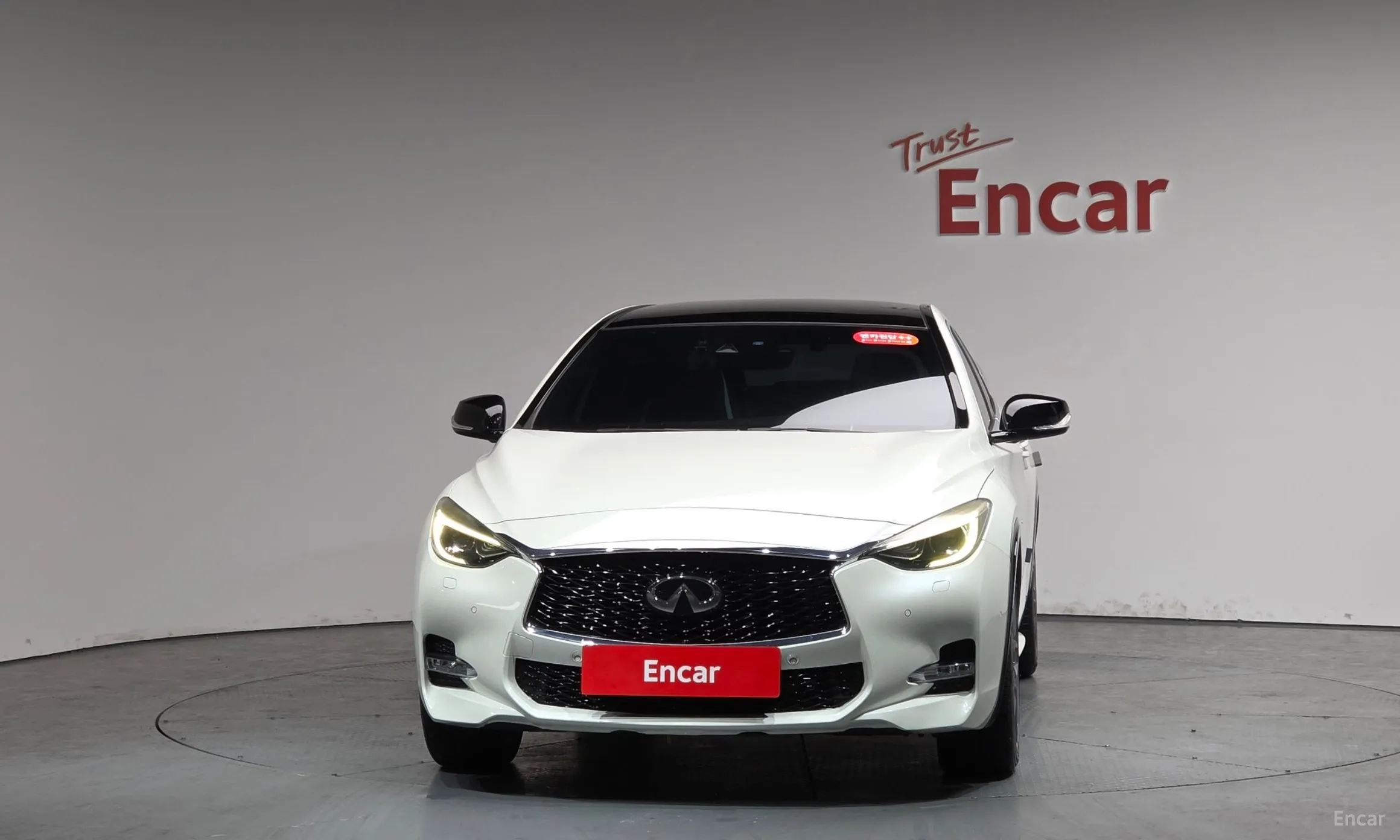 Infiniti Q30 превью 3