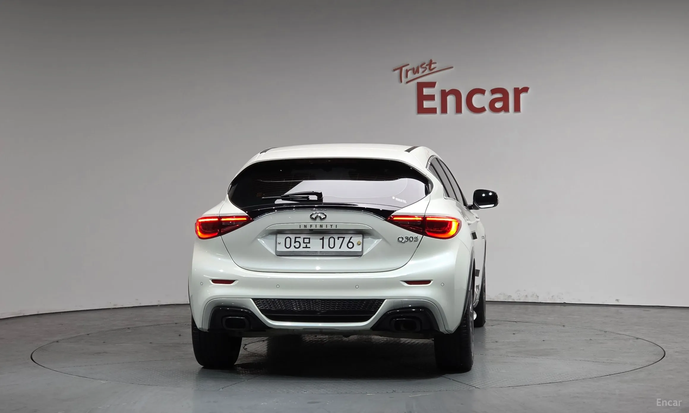 Infiniti Q30 превью 4