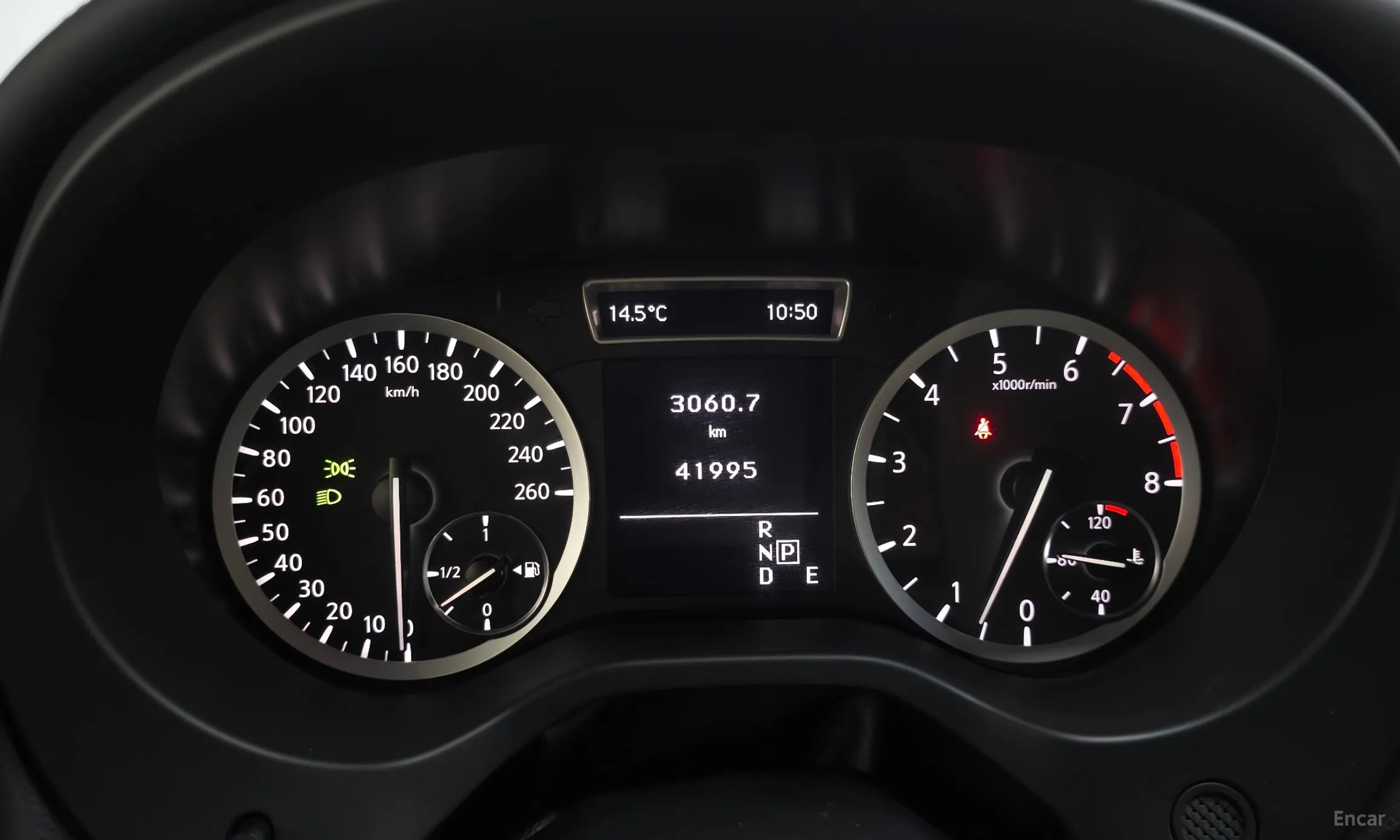 Infiniti Q30 превью 8