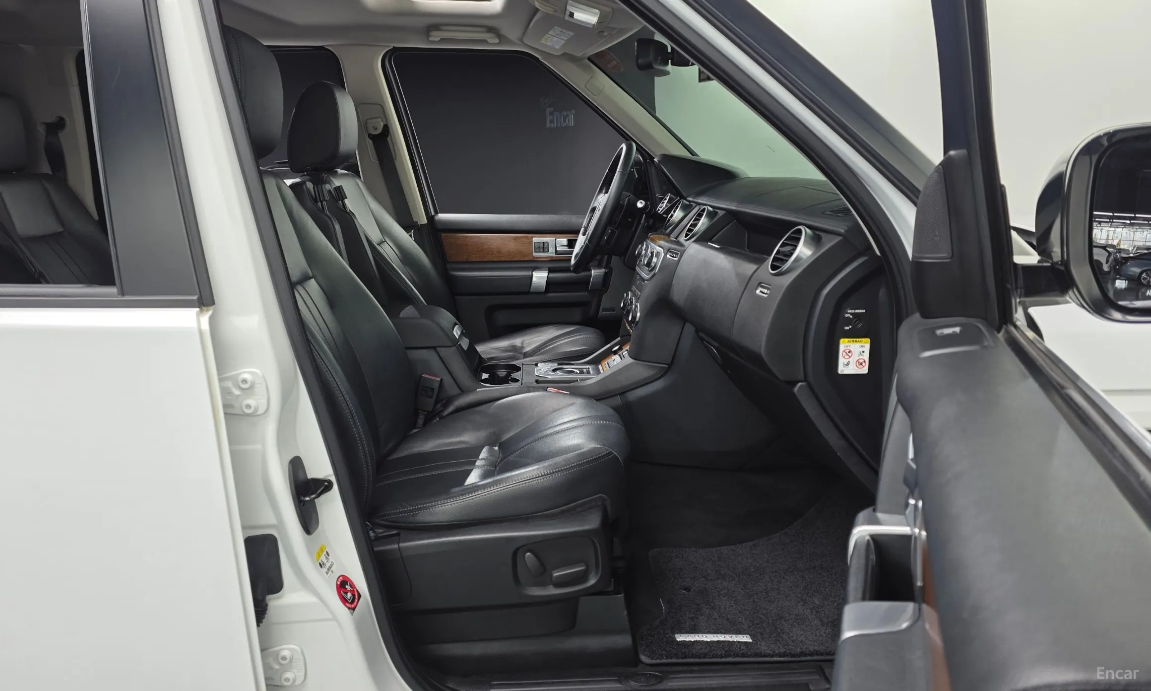 Land Rover Discovery 4 превью 12