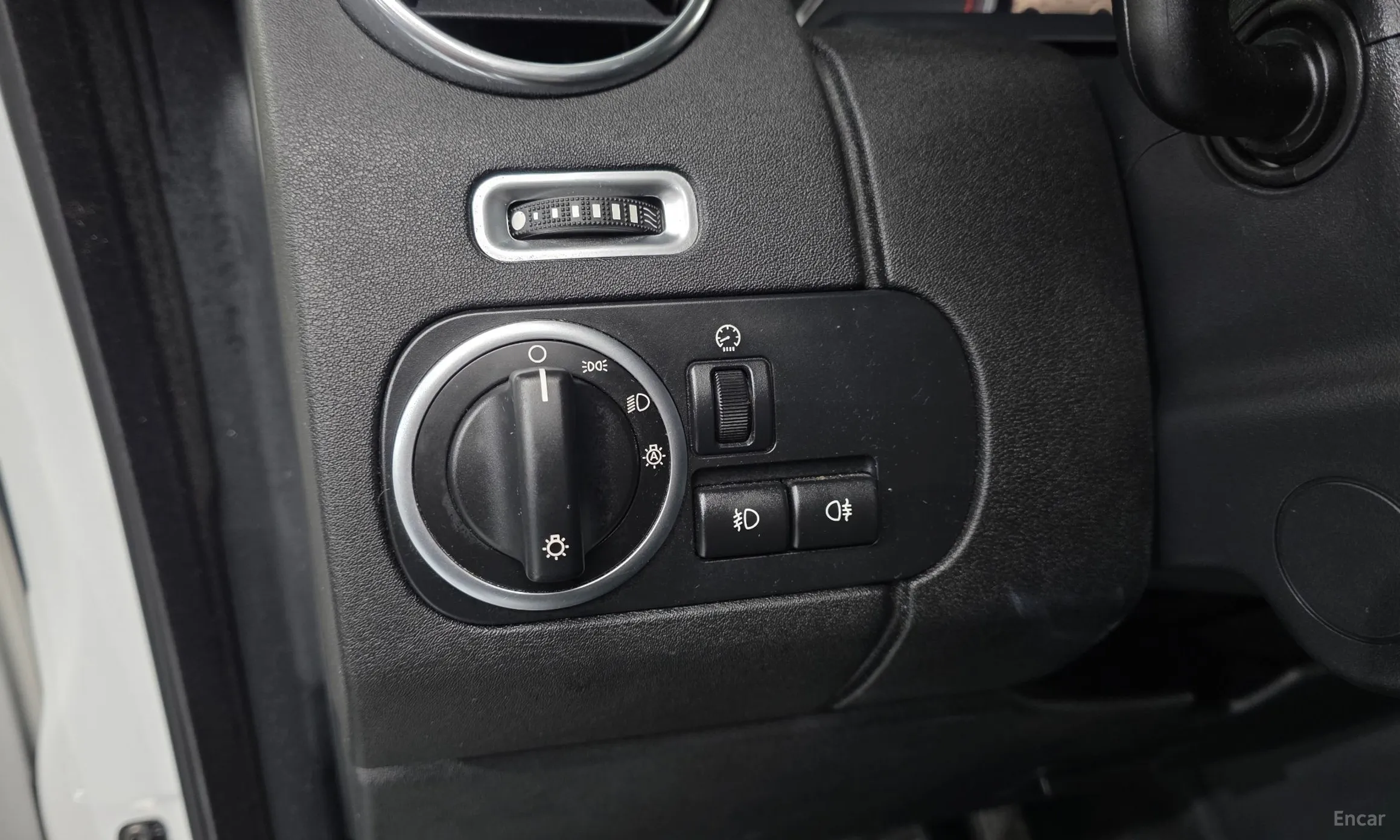 Land Rover Discovery 4 превью 14