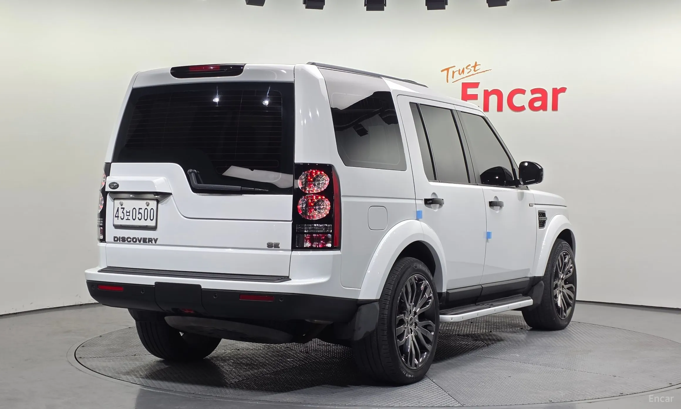 Land Rover Discovery 4 превью 2