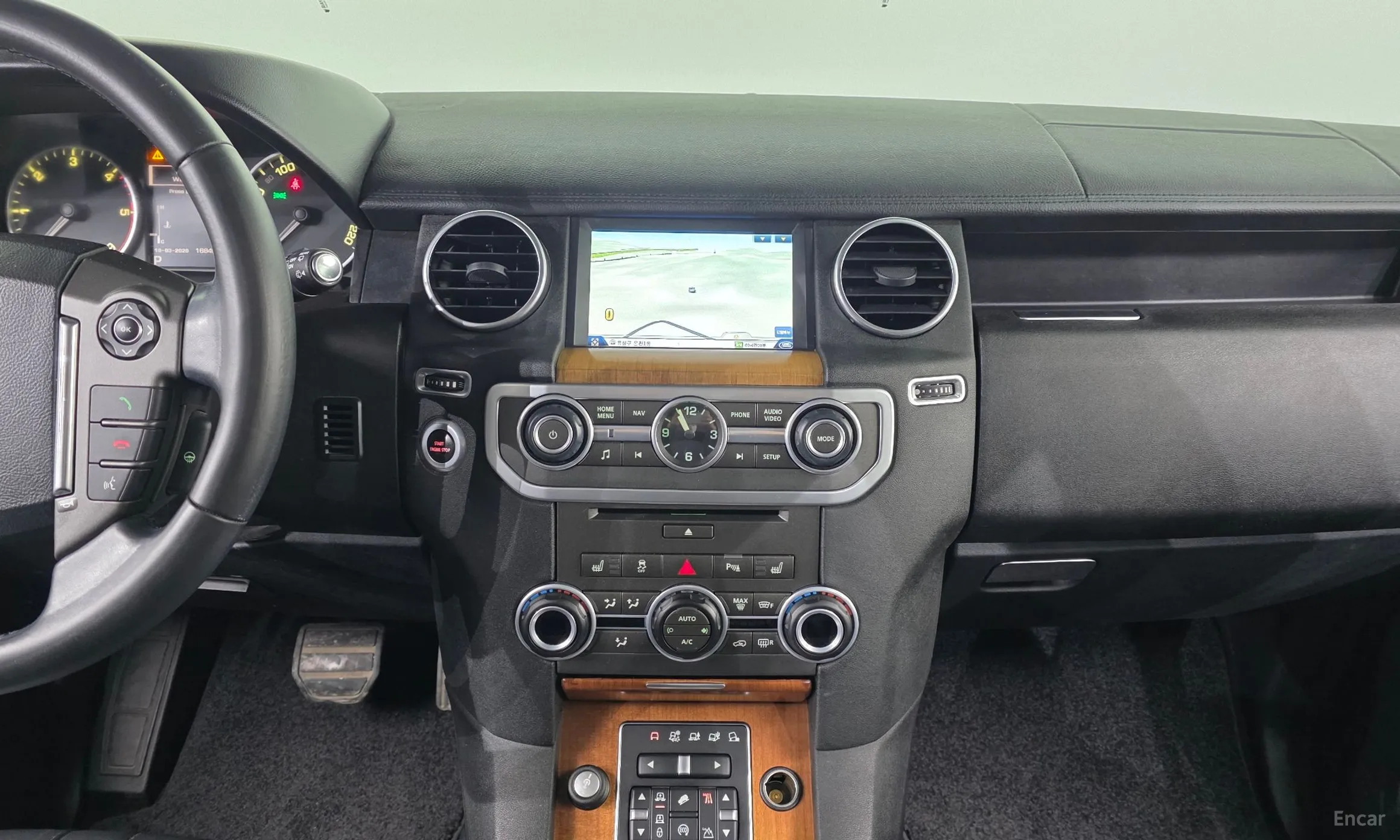 Land Rover Discovery 4 превью 17