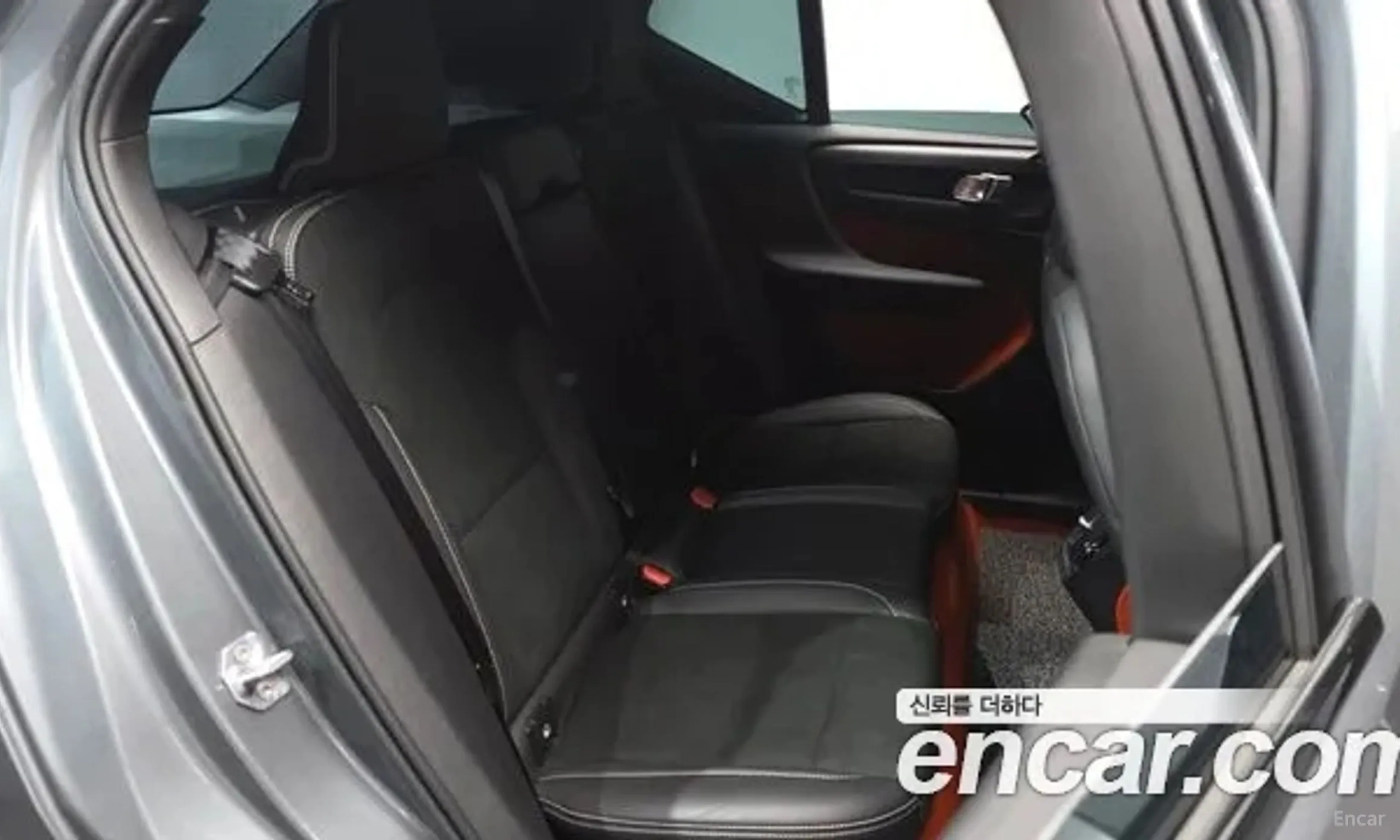 Volvo XC40 превью 12