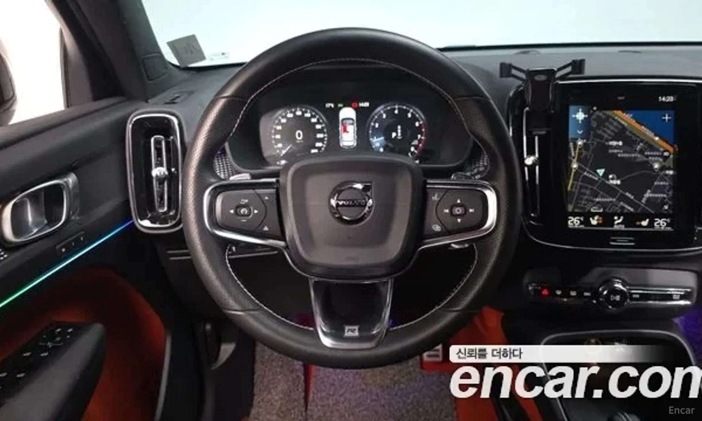 Volvo XC40 превью 13