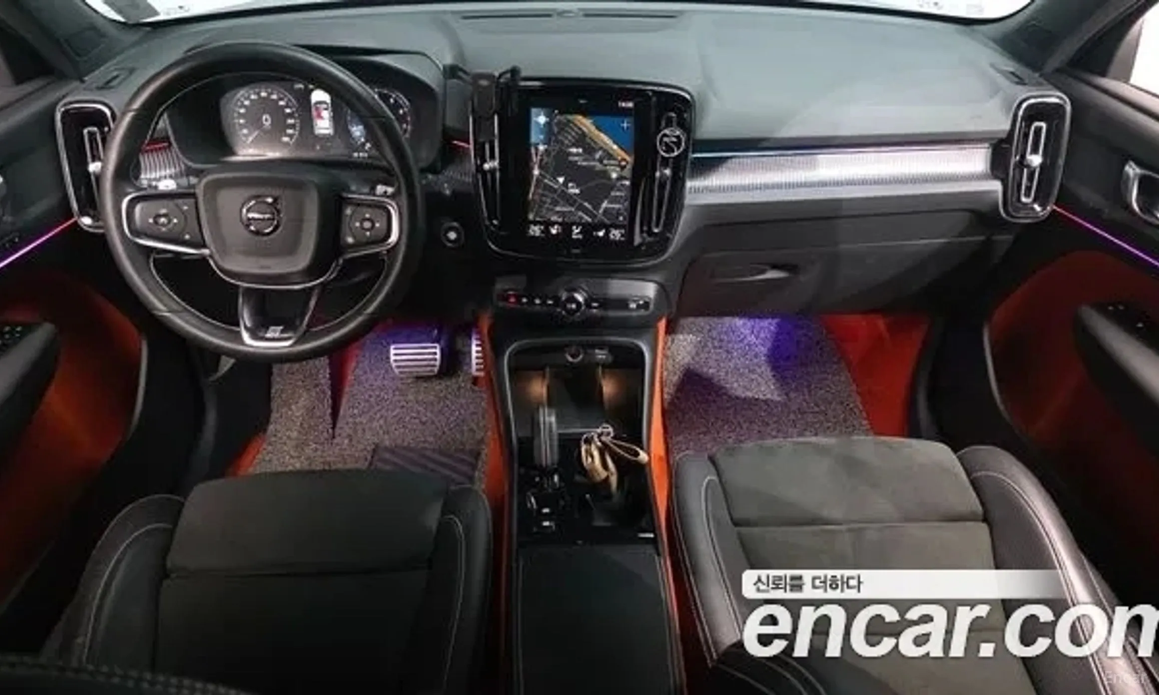 Volvo XC40 превью 6