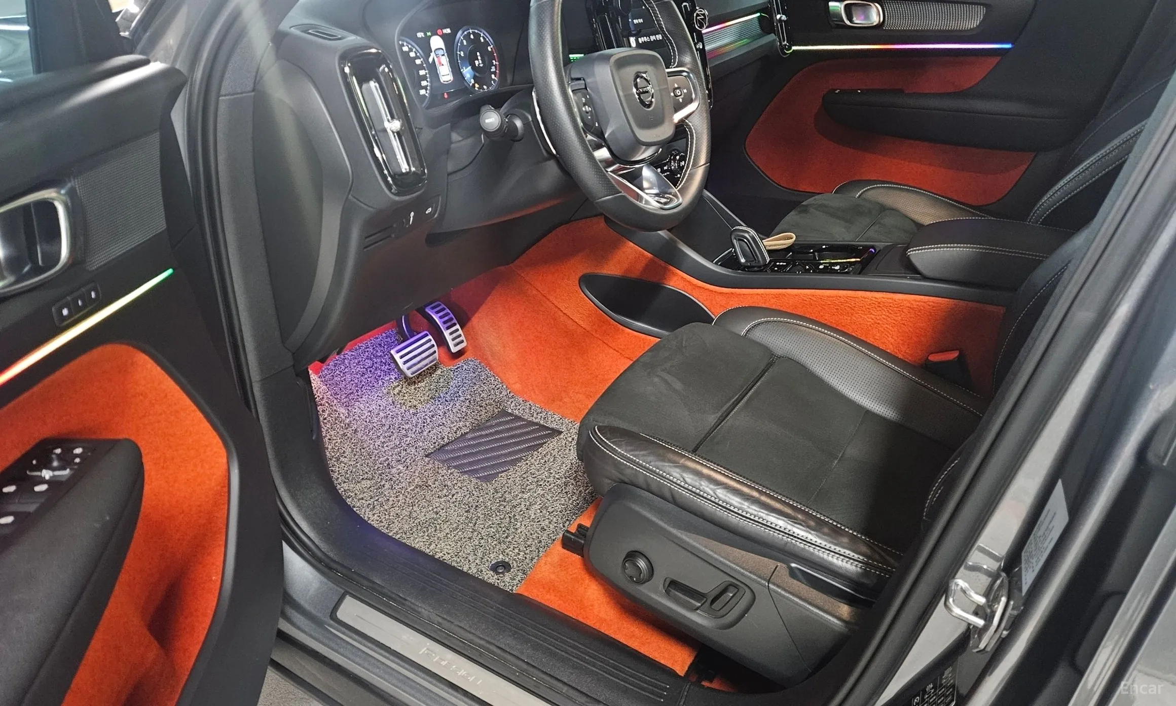 Volvo XC40 превью 7