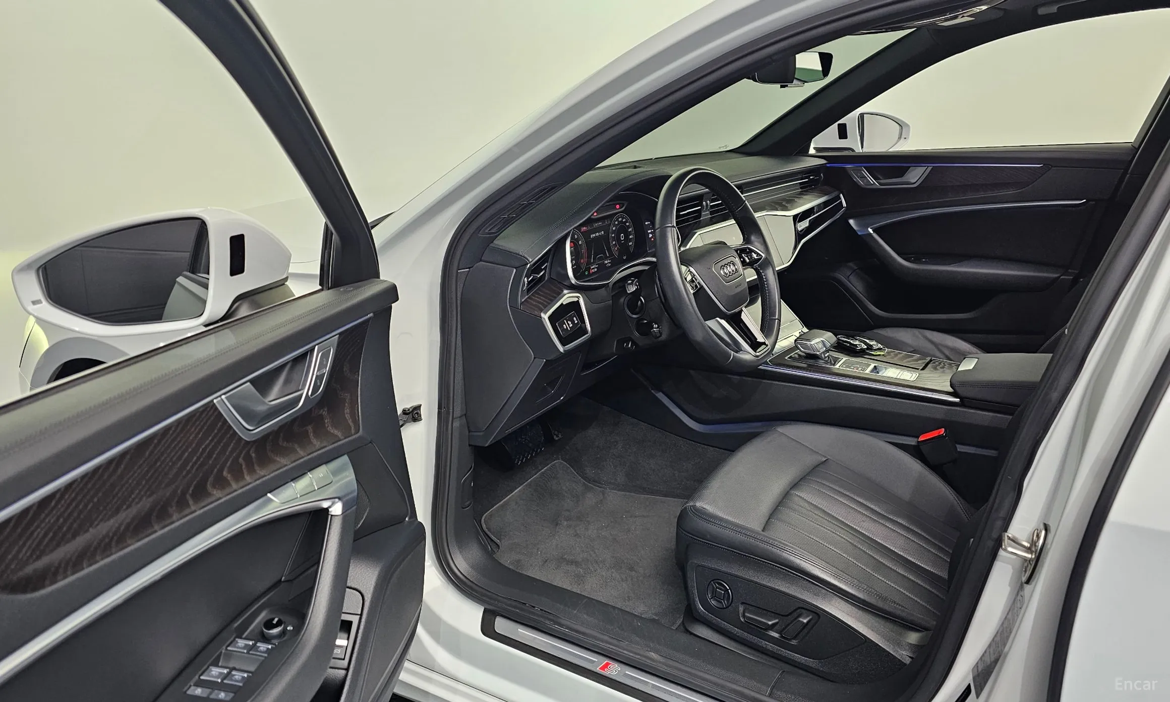Audi A6 (C8) превью 10