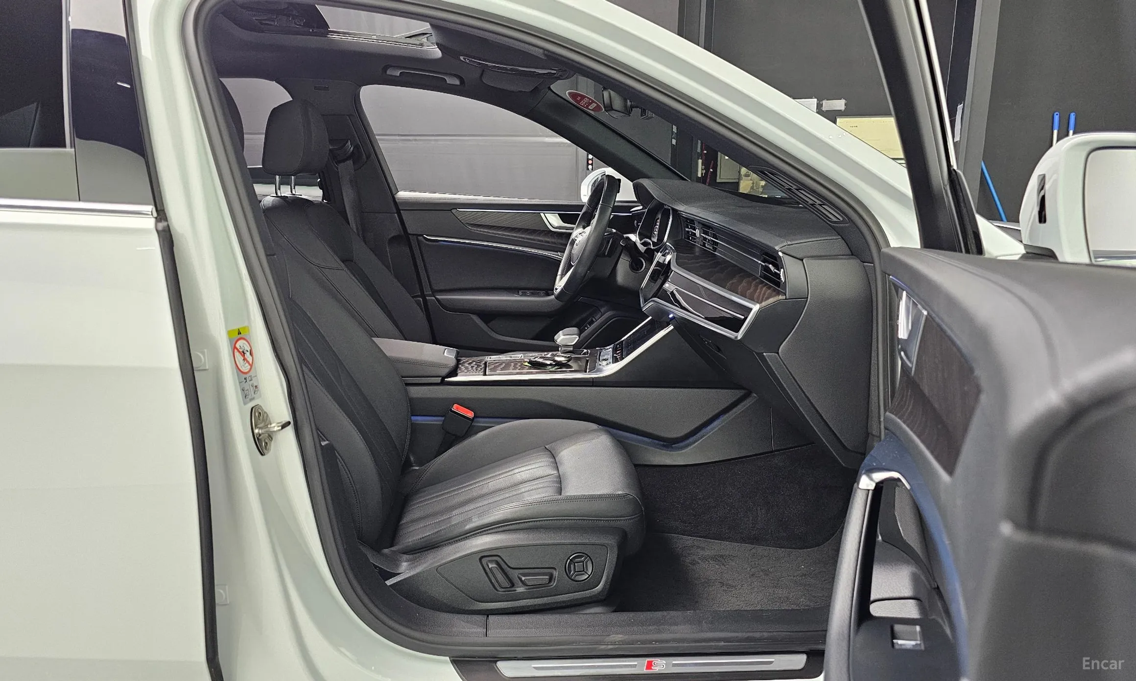 Audi A6 (C8) превью 12