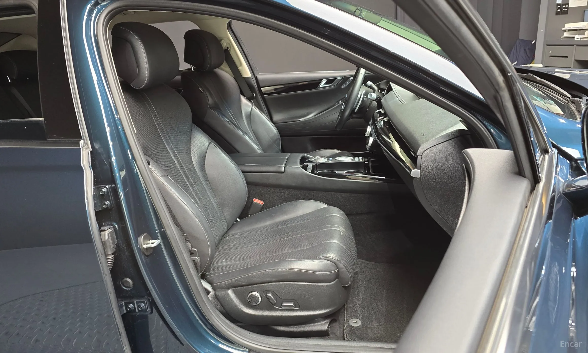 Genesis G80 (RG3) превью 12