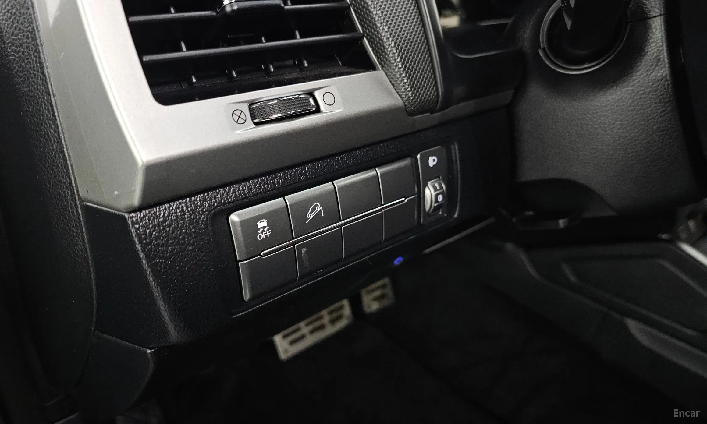 KG Mobility (SsangYong) Rexton Sports превью 16