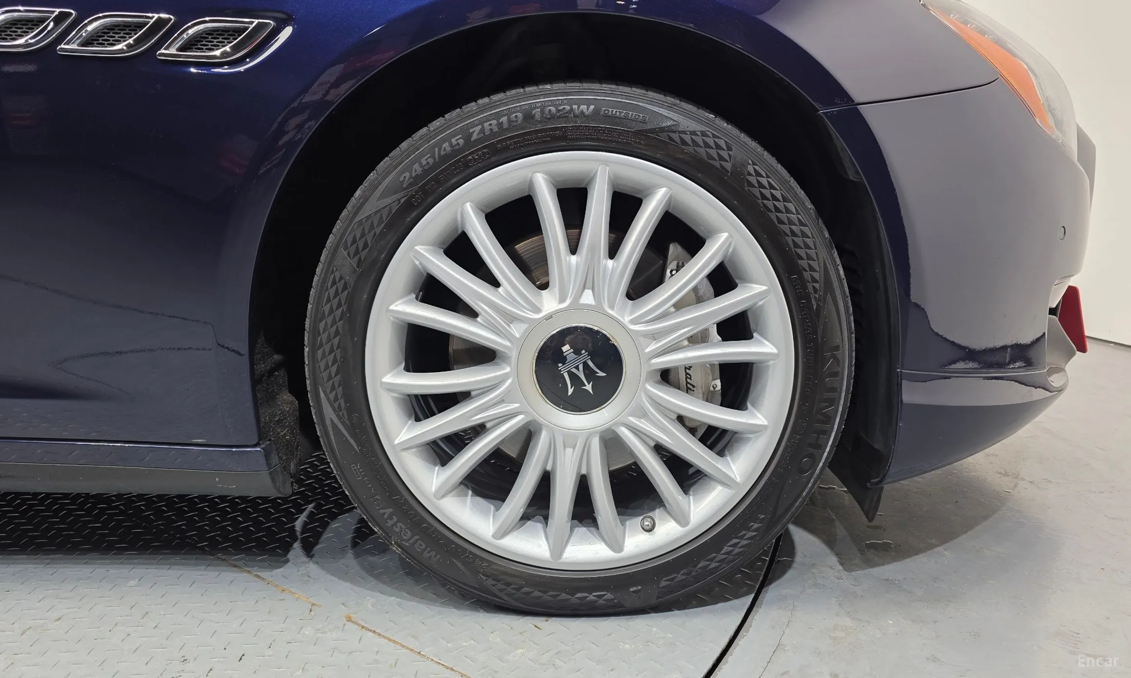 Maserati Quattroporte превью 5