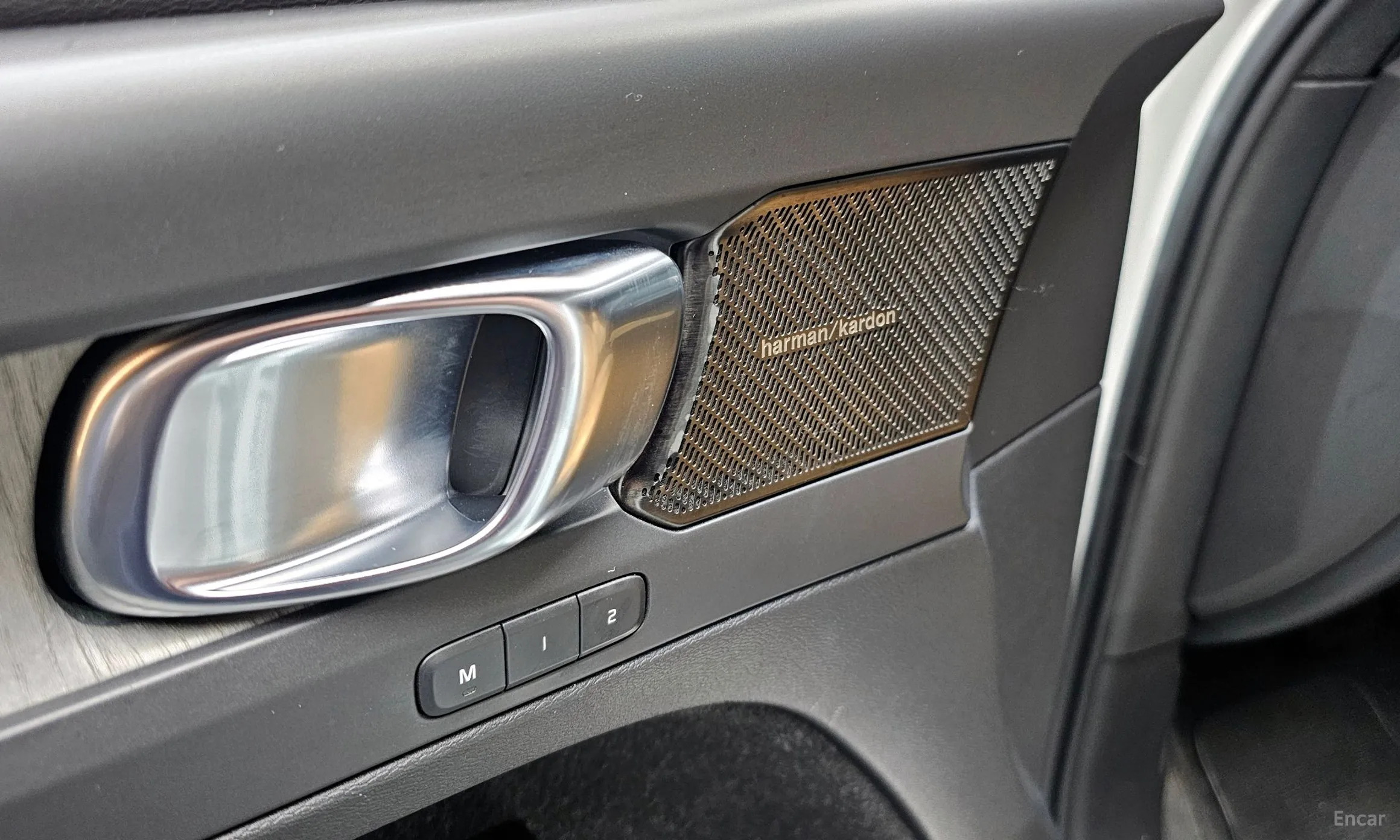Volvo XC40 превью 18