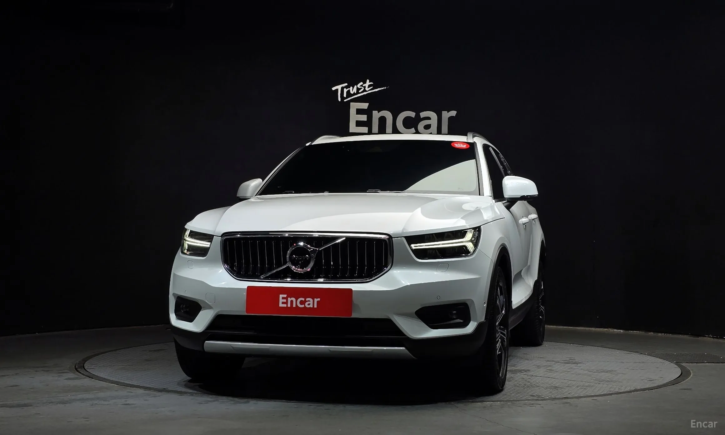 Volvo XC40 превью 3