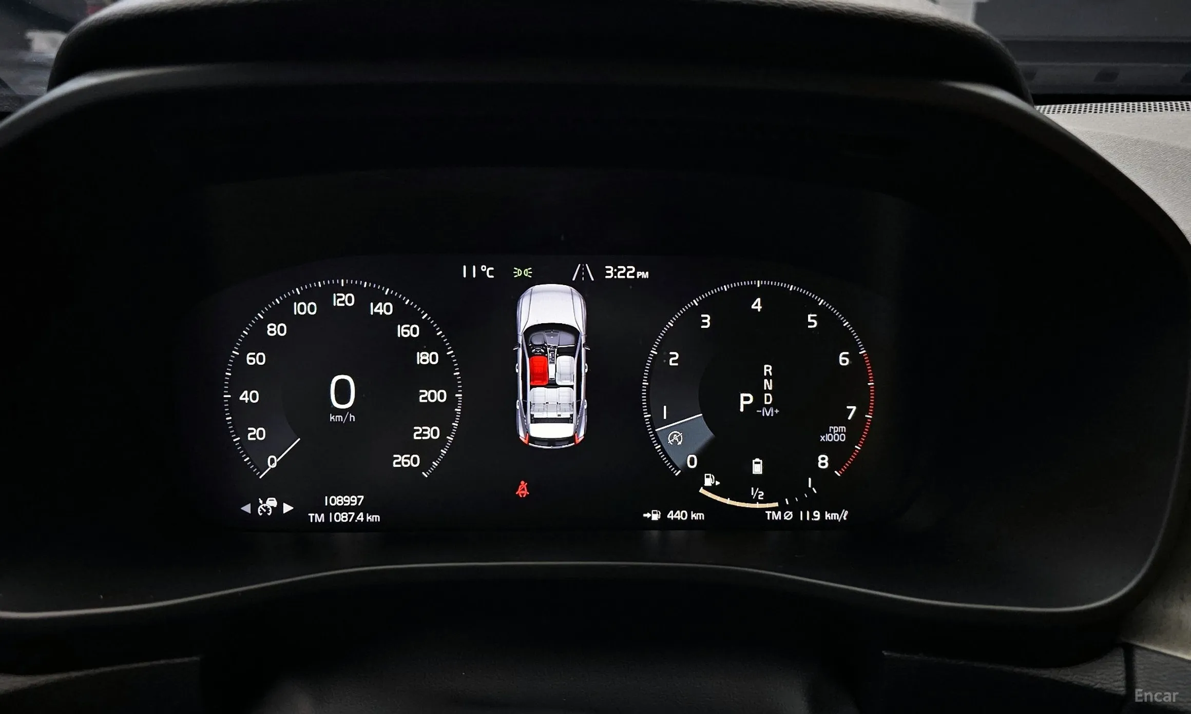 Volvo XC40 превью 8
