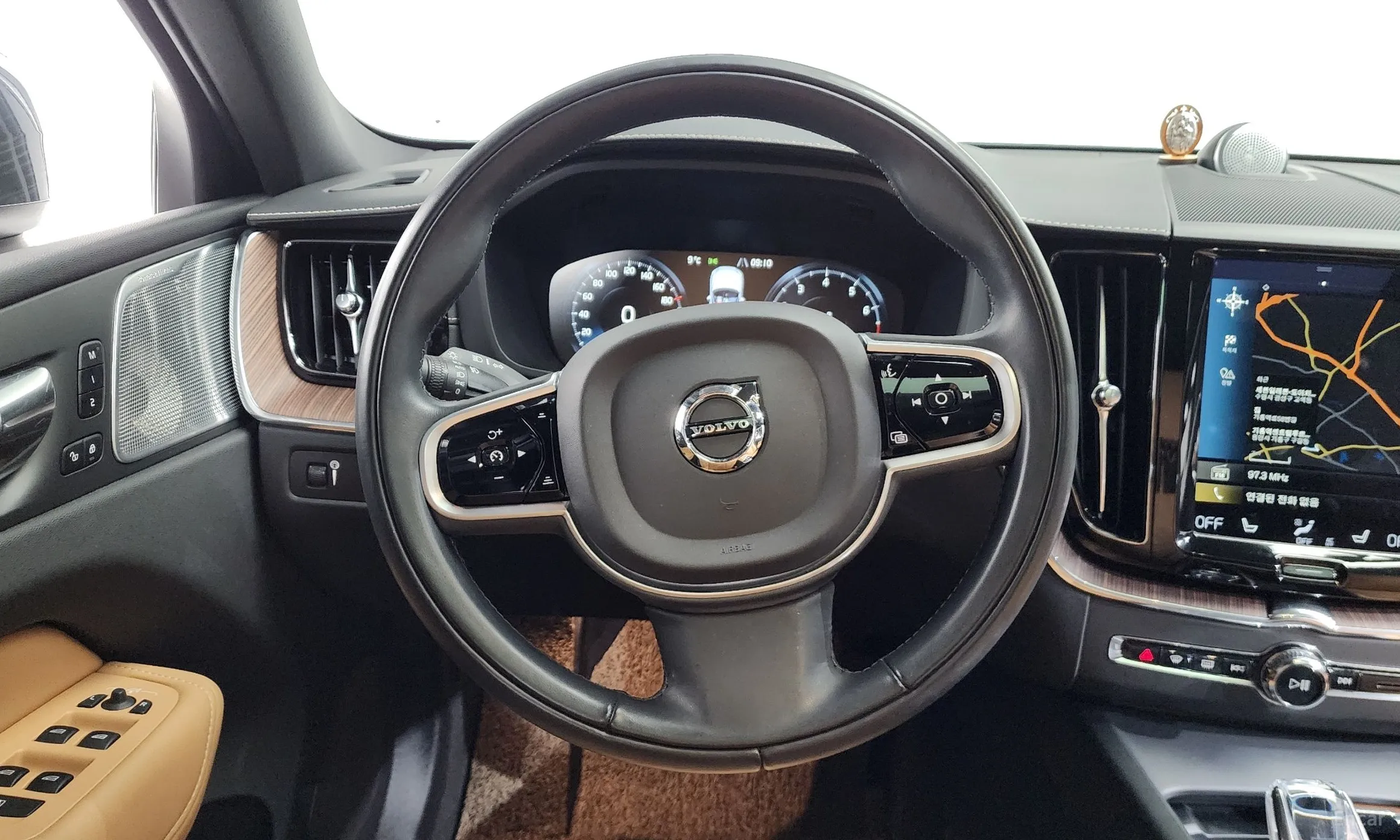 Volvo XC60 Gen 2 превью 13