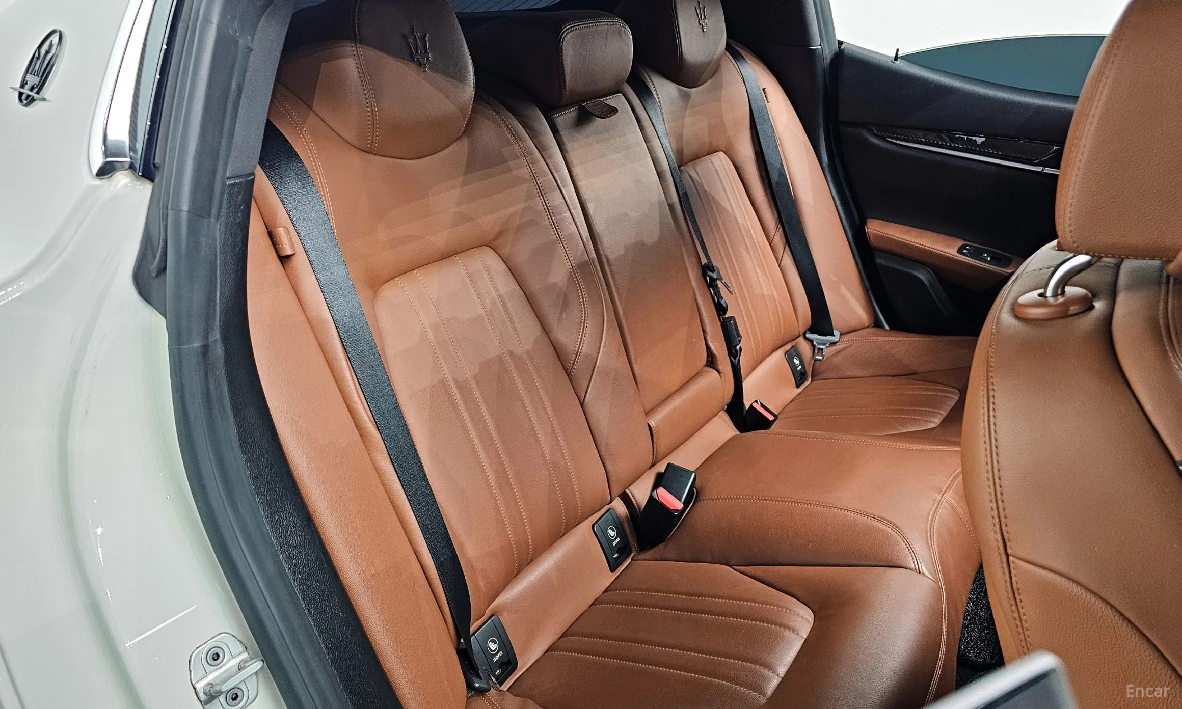 Maserati Ghibli превью 12