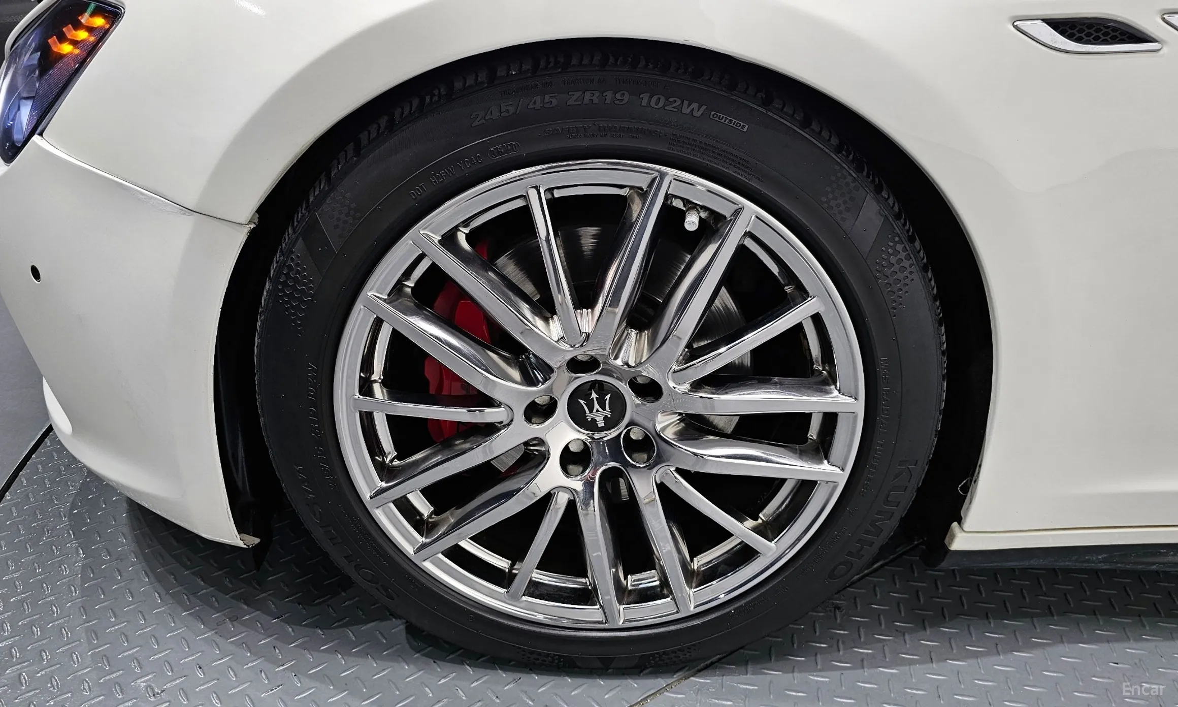 Maserati Ghibli превью 5