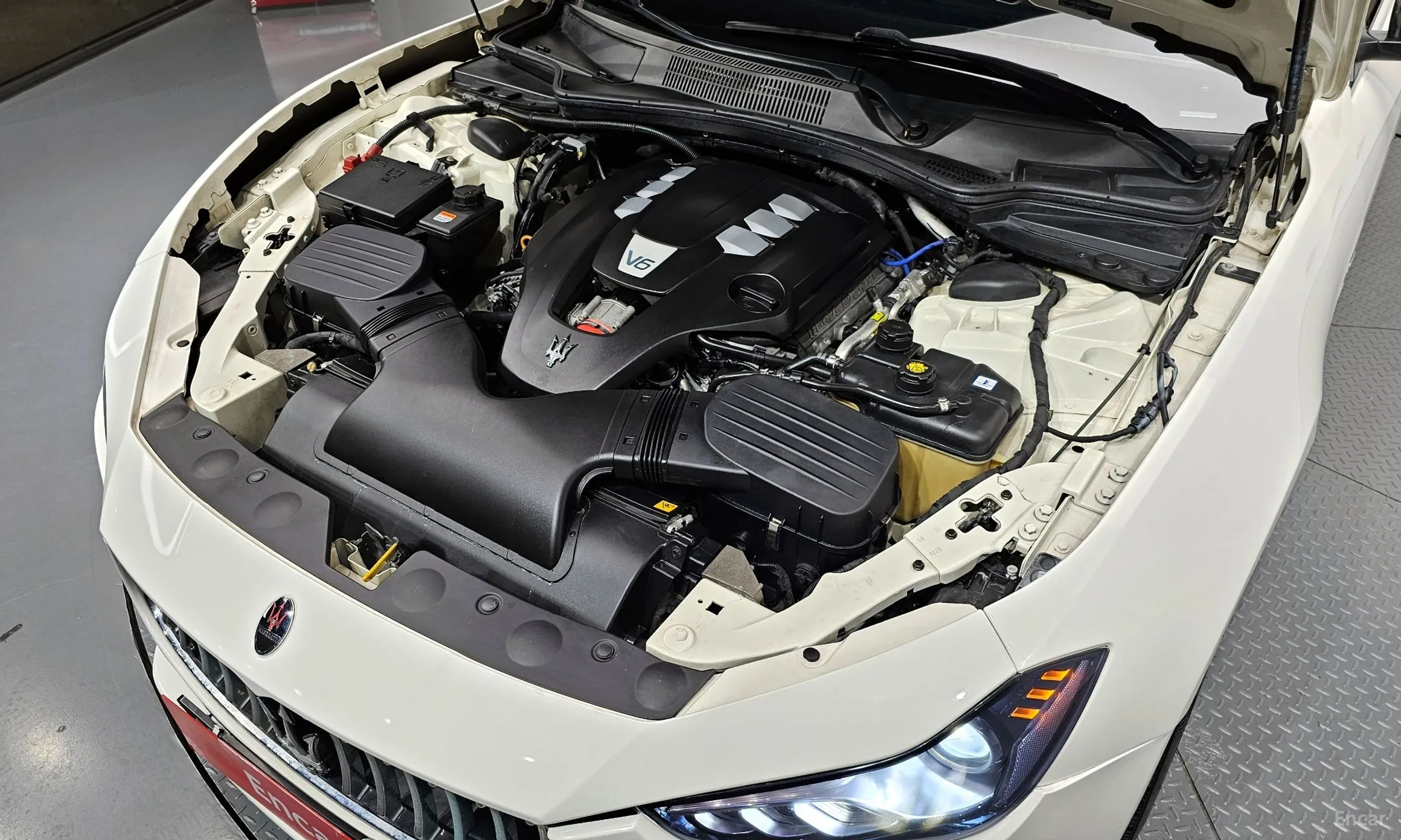 Maserati Ghibli превью 6