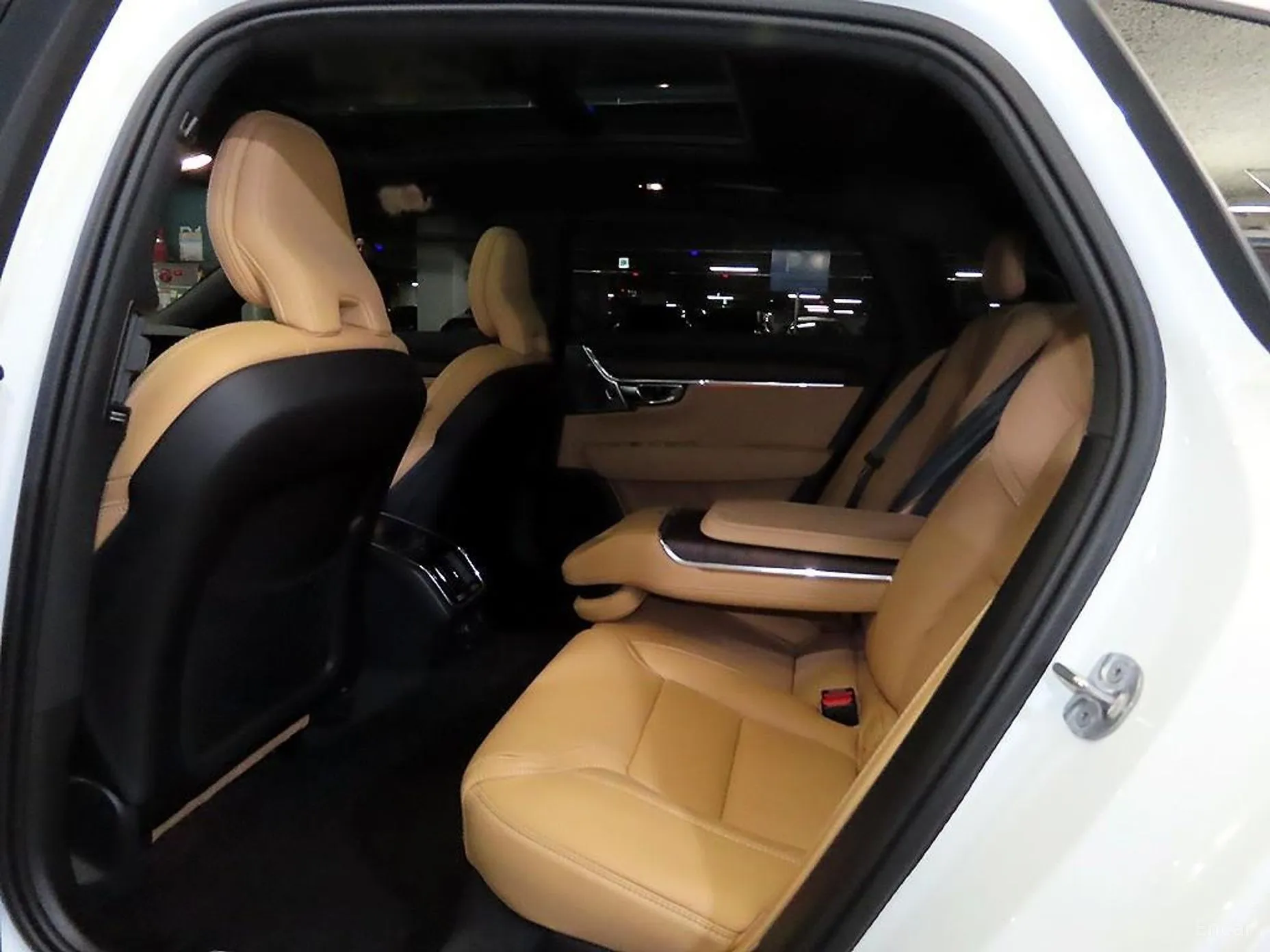 Volvo S90 превью 10