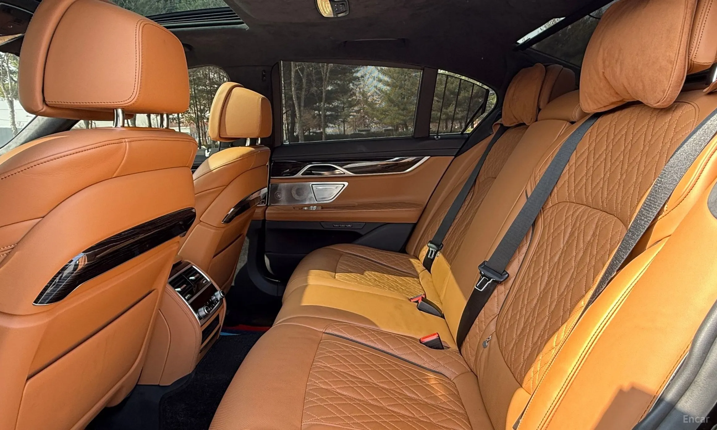 BMW 7 Series (G11) превью 11