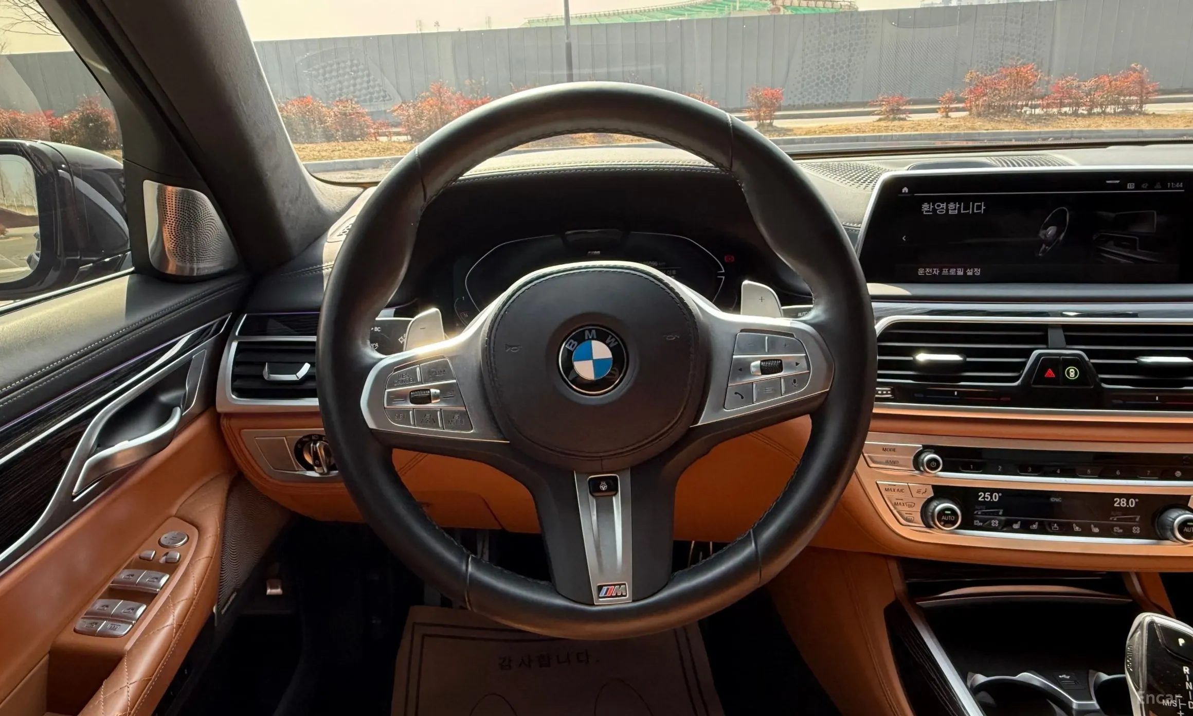 BMW 7 Series (G11) превью 13