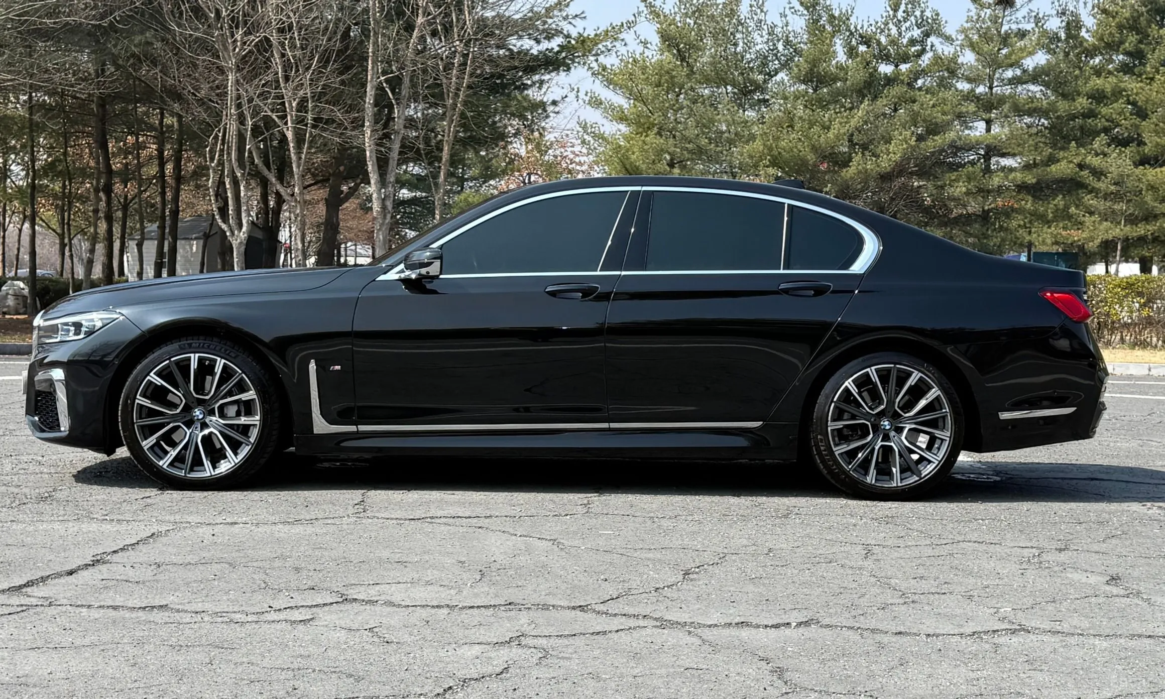 BMW 7 Series (G11) превью 19