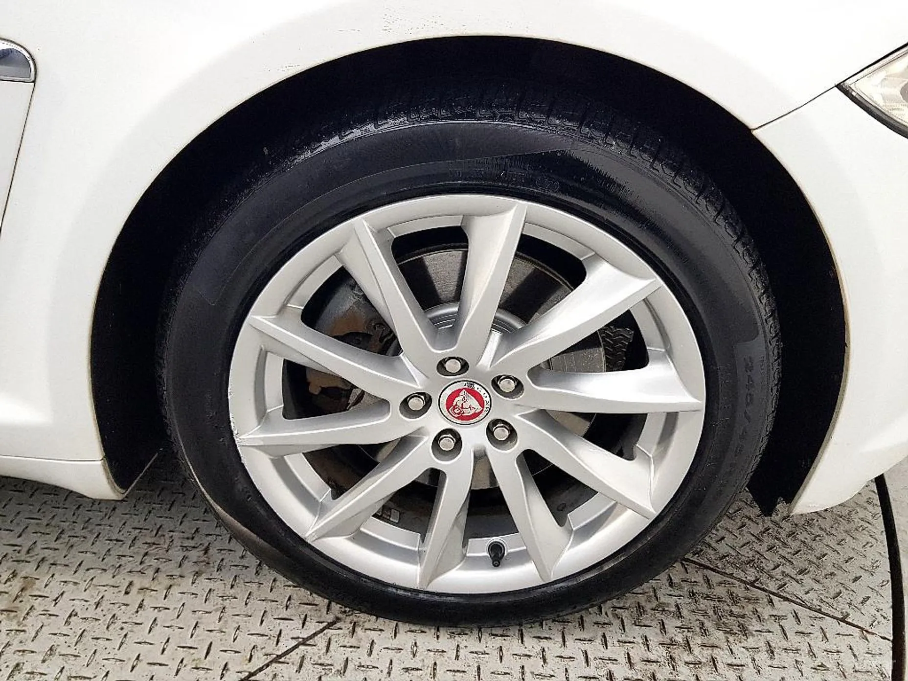 Jaguar New XF превью 20