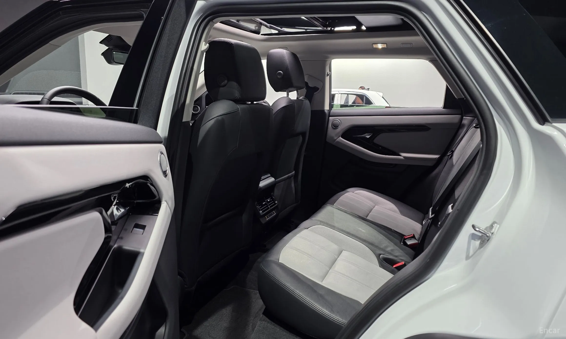 Land Rover Range Rover Evoque 2nd Generation превью 12