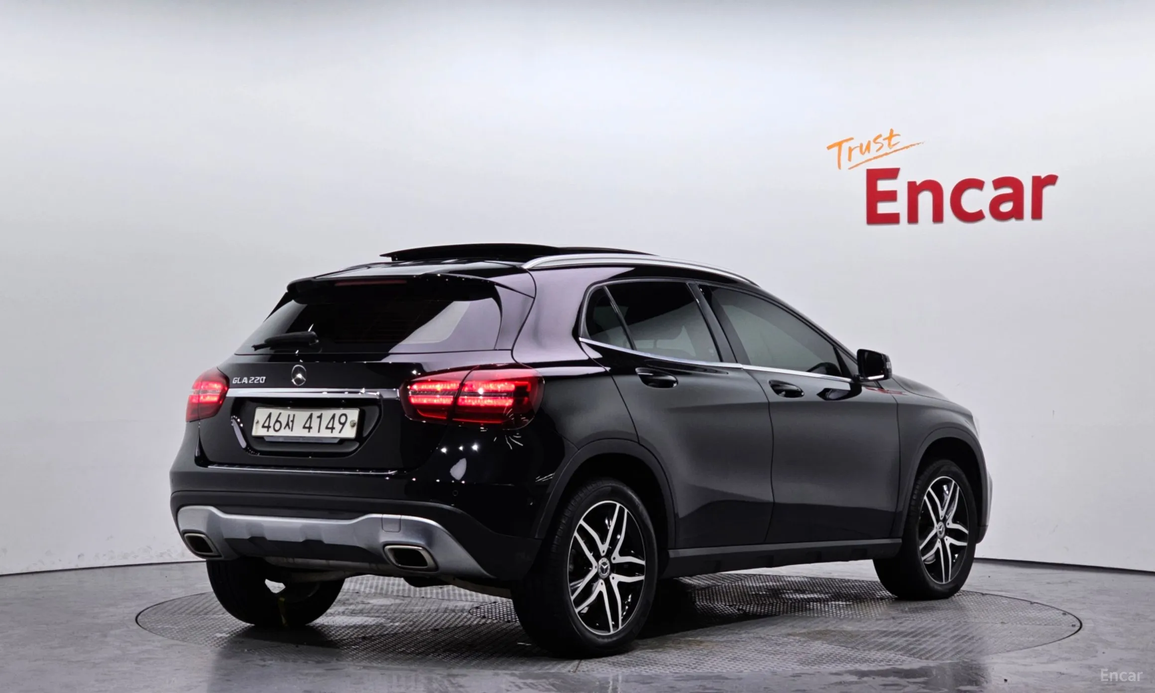 Mercedes Benz GLA-Class X156