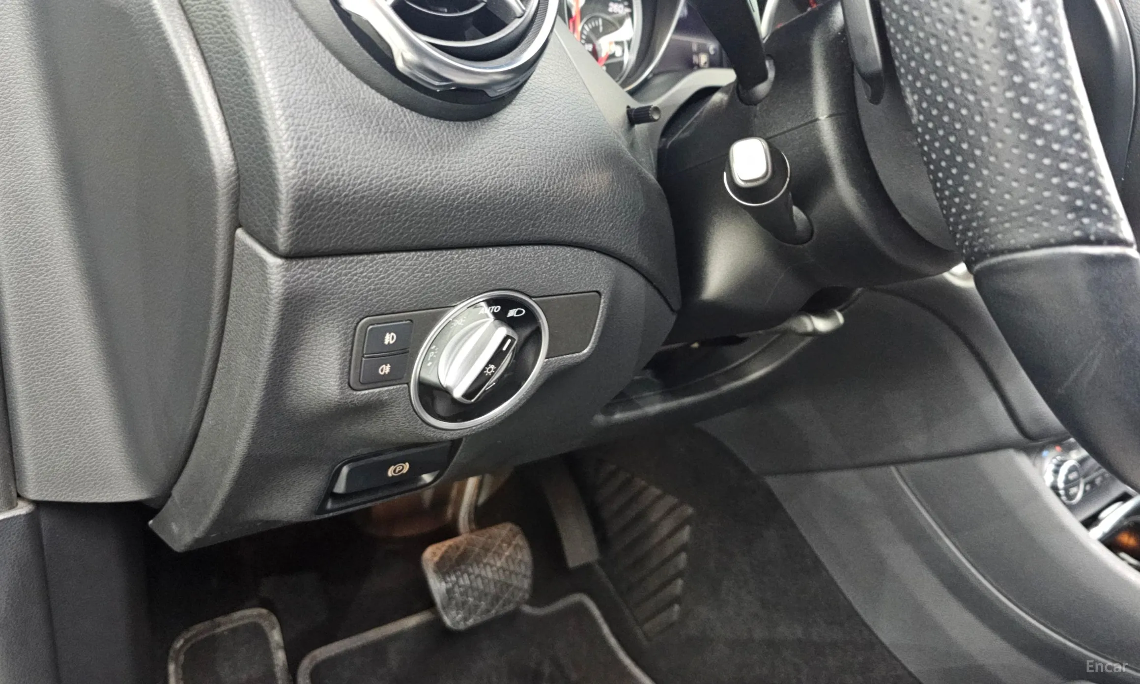Mercedes Benz GLA-Class X156 превью 19