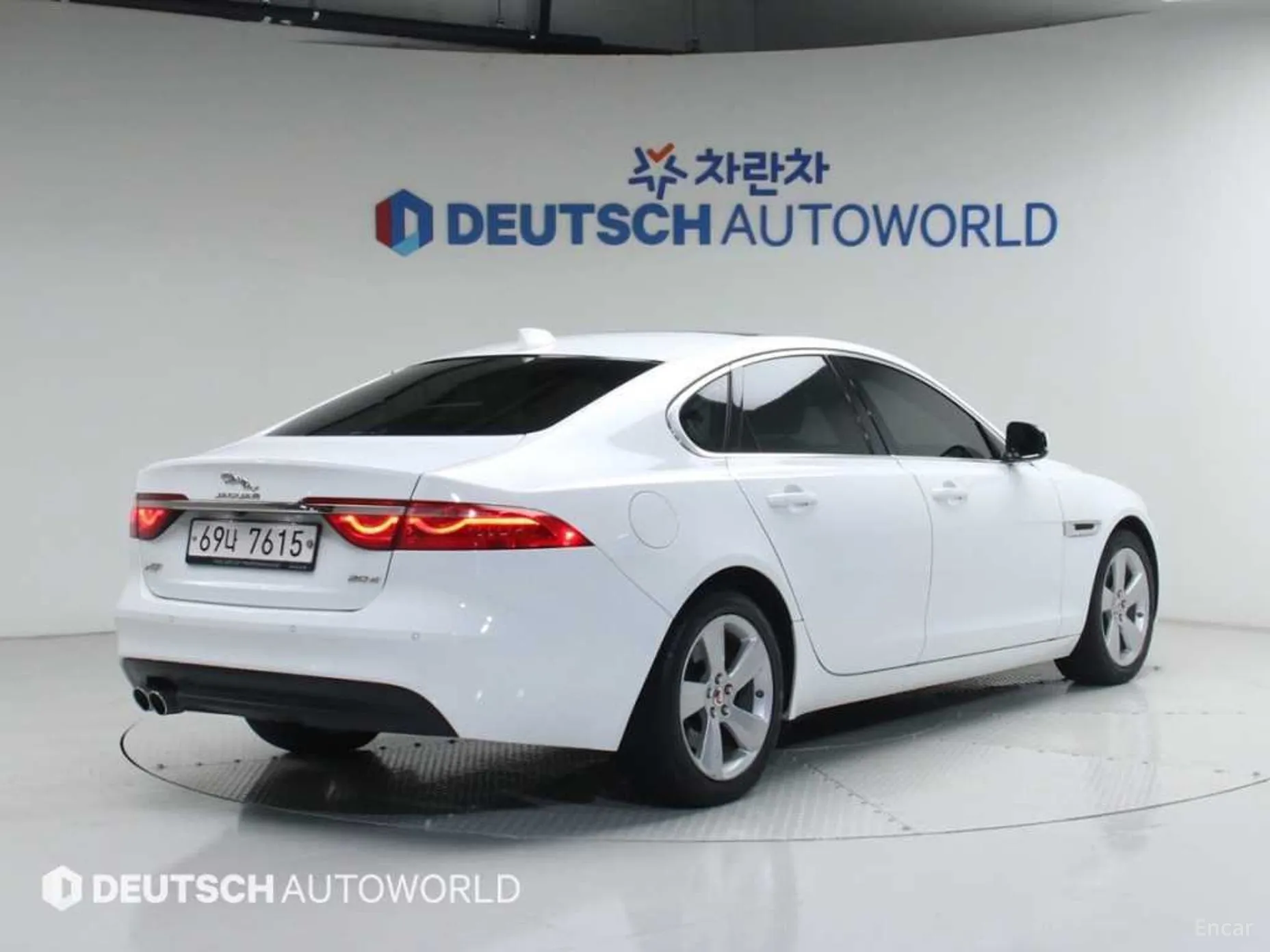 Jaguar XF (x260)