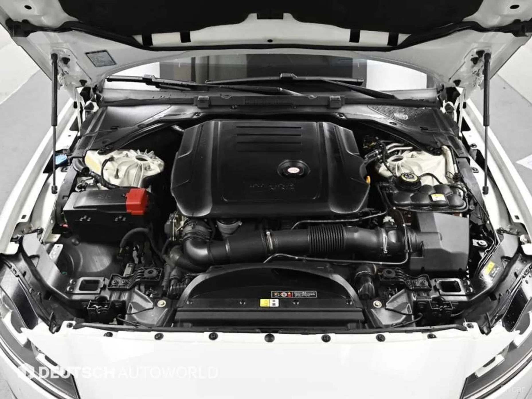 Jaguar XF (x260) превью 6